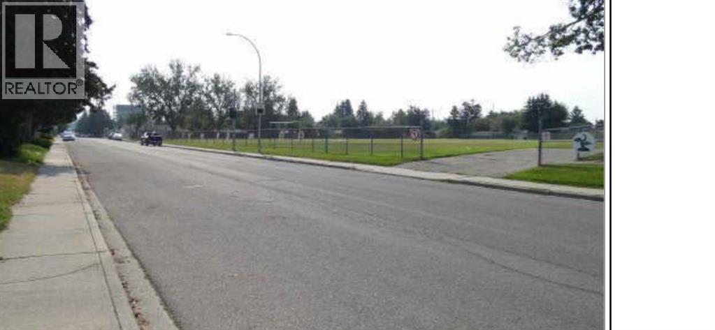 836 69 Avenue SW - 23