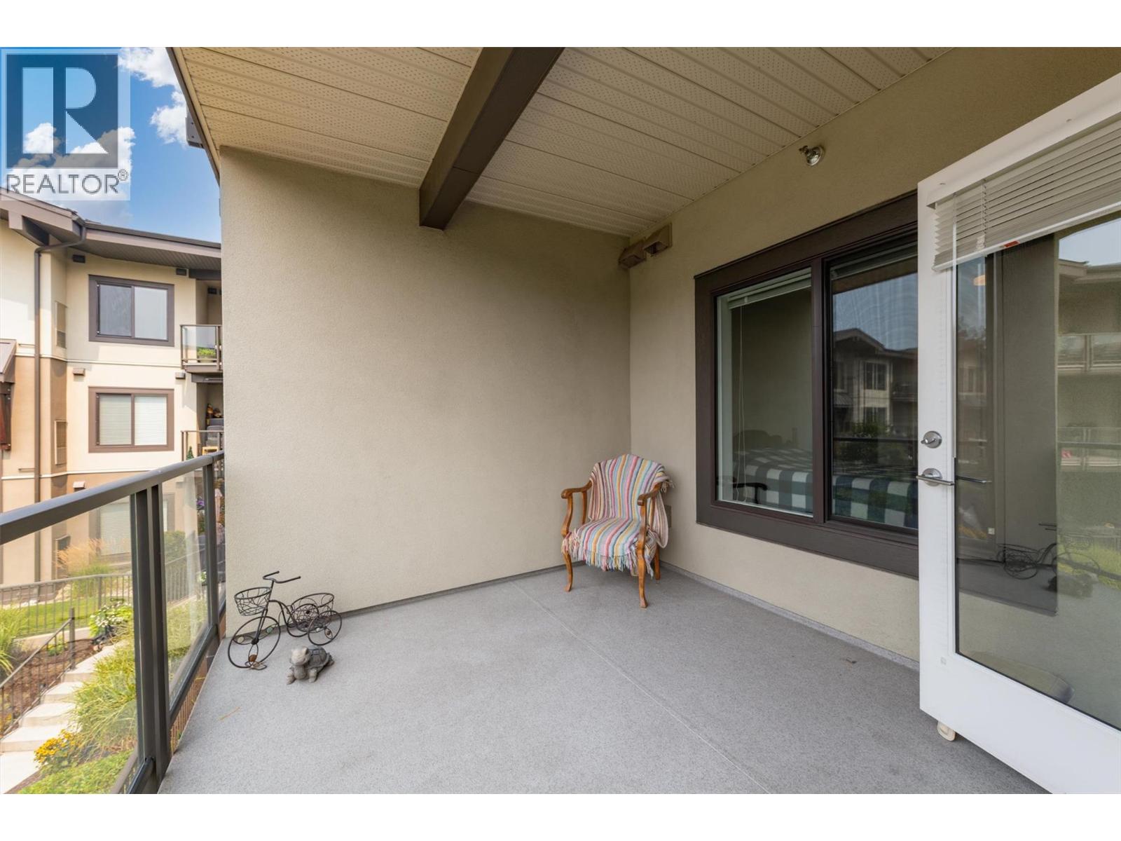 225 4380 Lakeshore Road, Kelowna