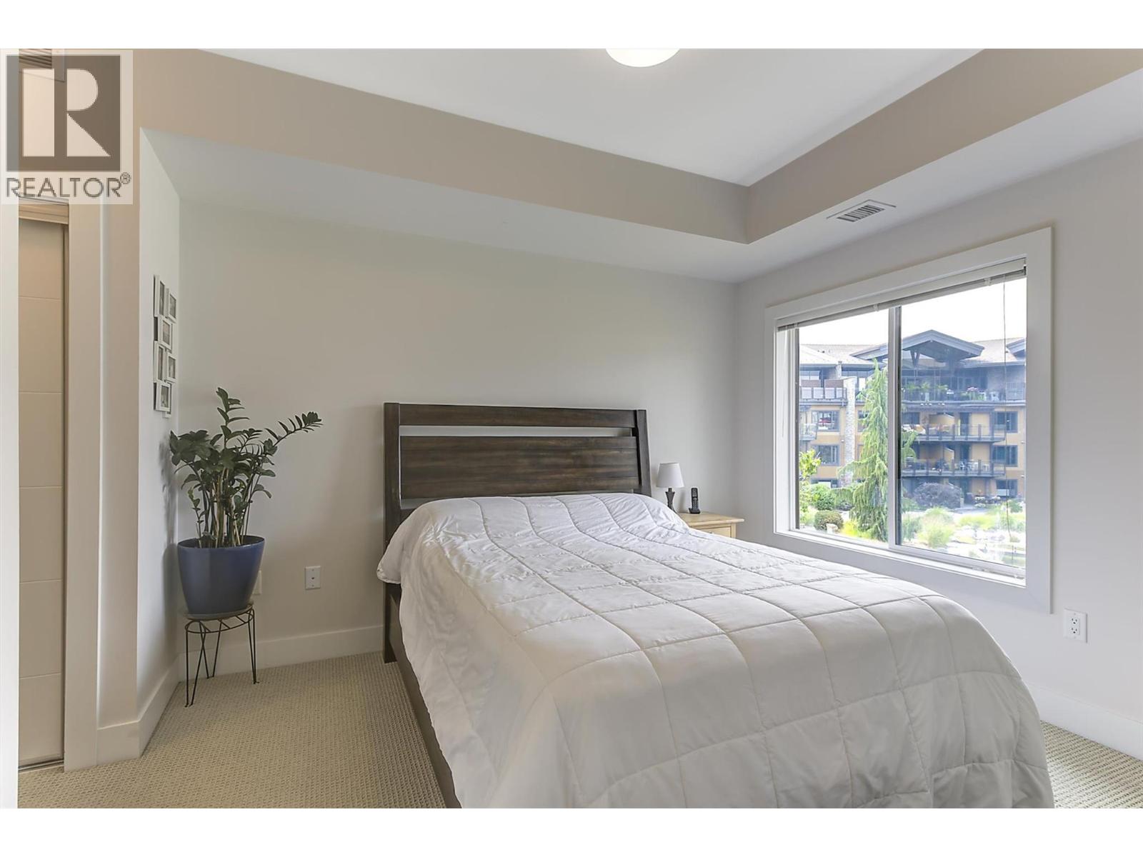 225 4380 Lakeshore Road, Kelowna