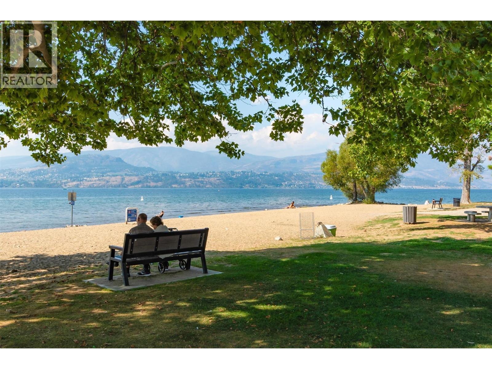 225 4380 Lakeshore Road, Kelowna