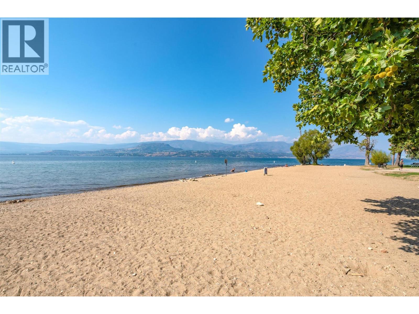 225 4380 Lakeshore Road, Kelowna