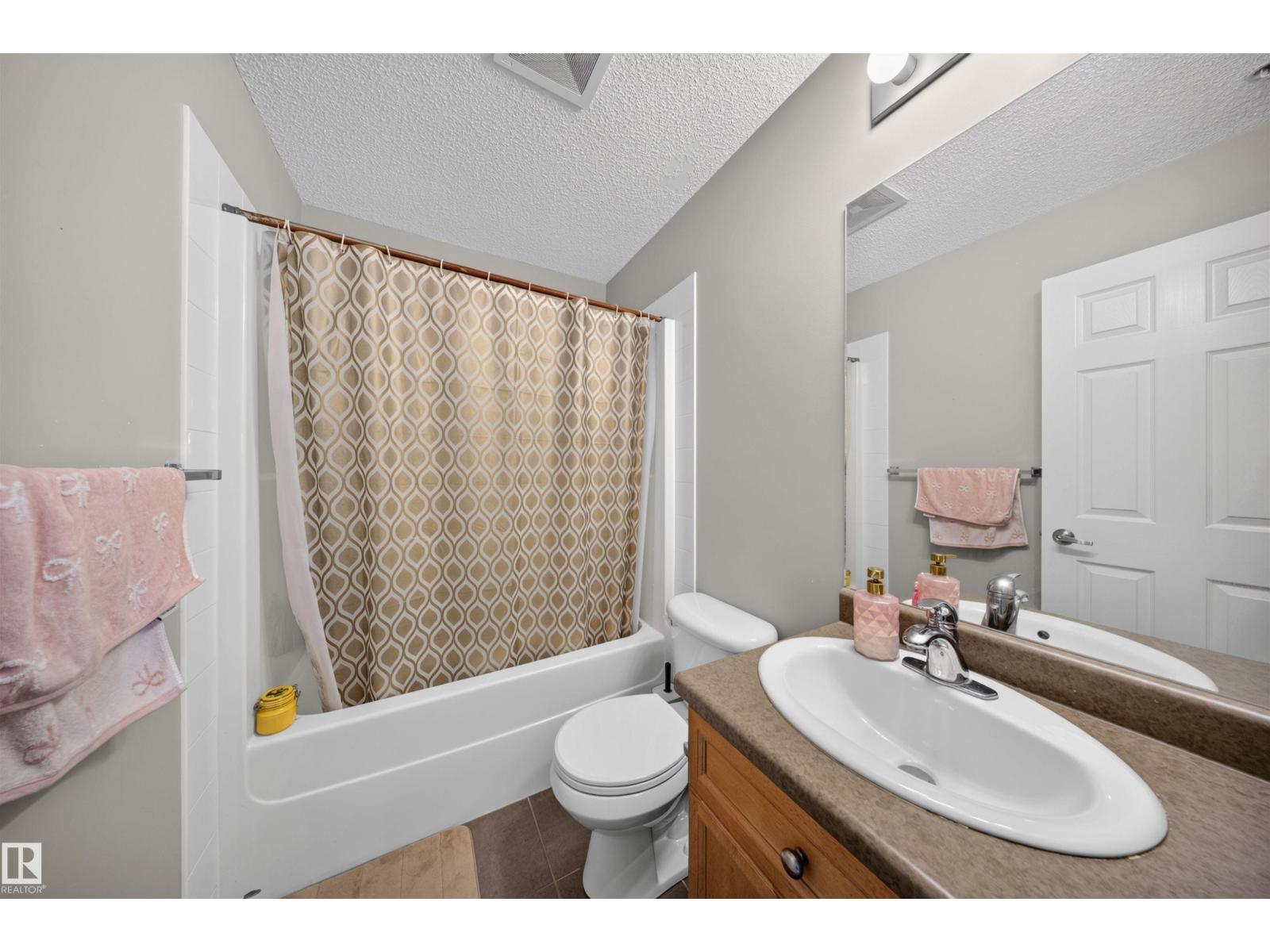 #215 4403 23 ST NW - 16