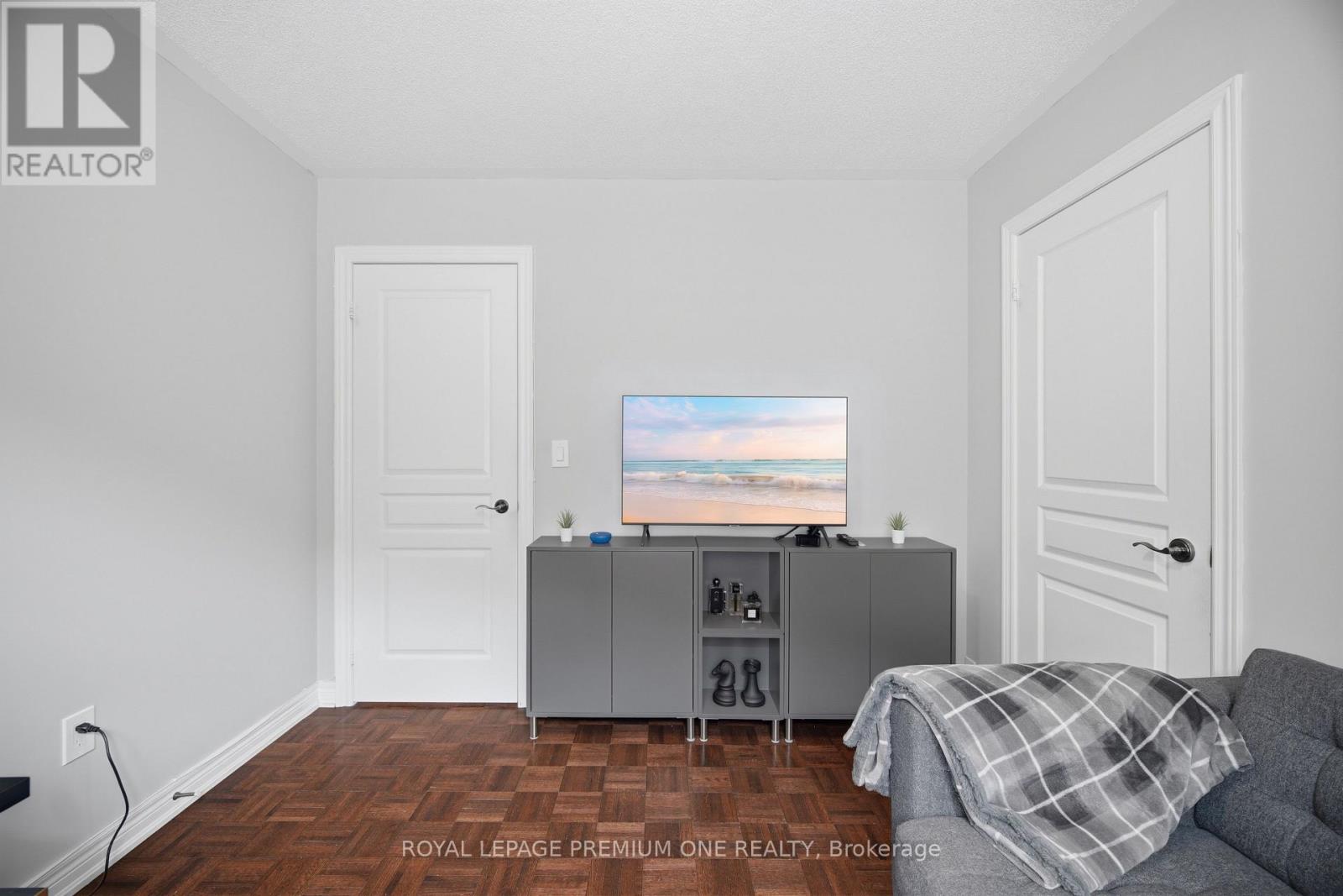 114 BELLINI AVENUE - 32