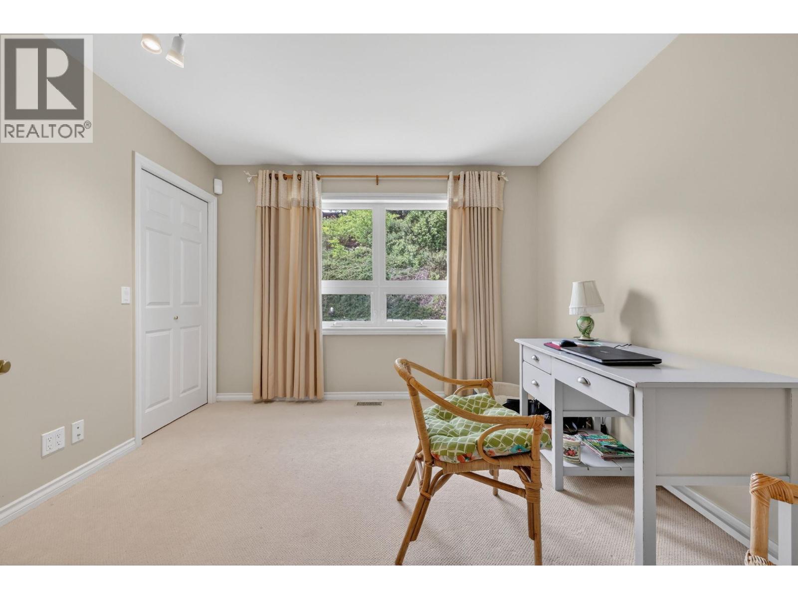 6226 Heighway Lane, Peachland
