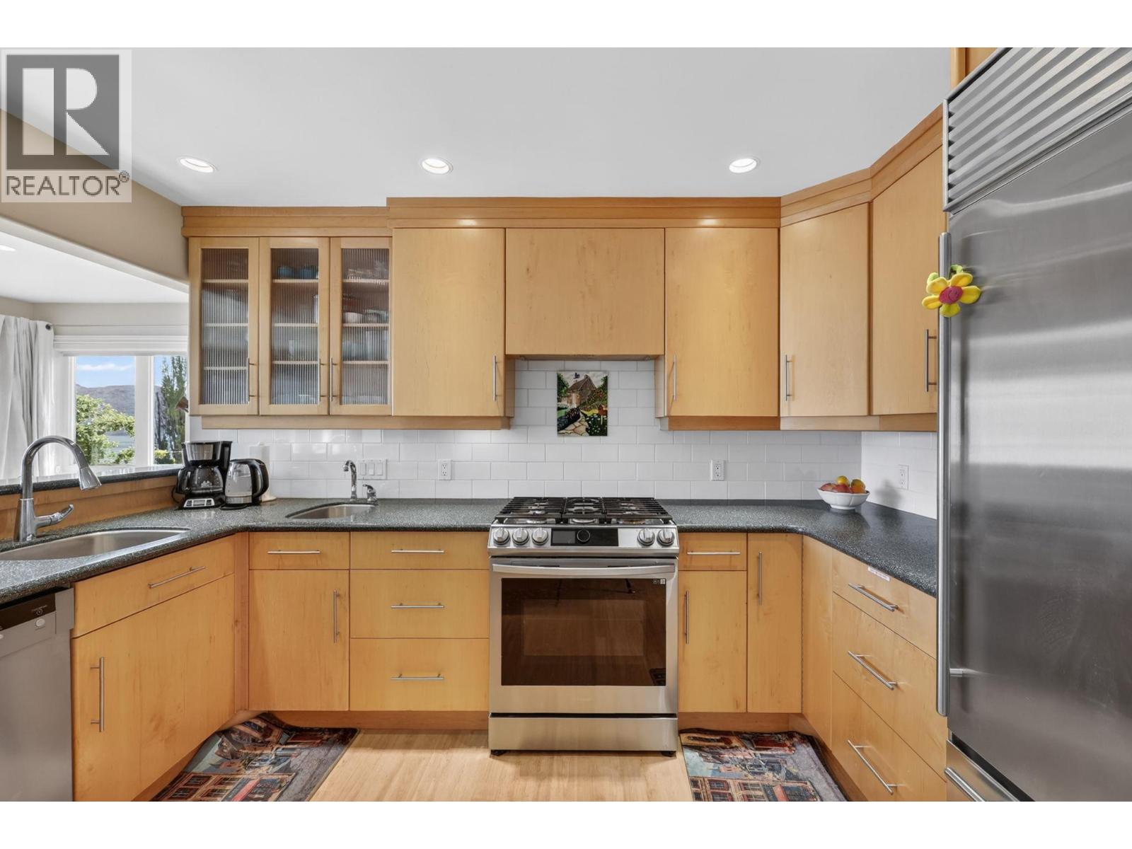 6226 Heighway Lane, Peachland