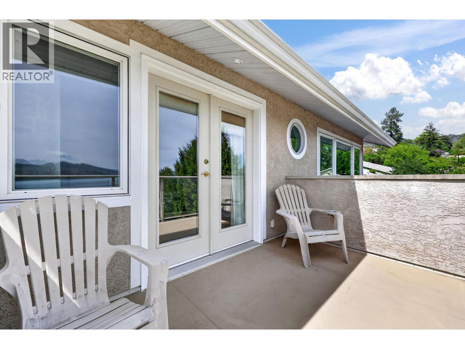 6226 Heighway Lane, Peachland