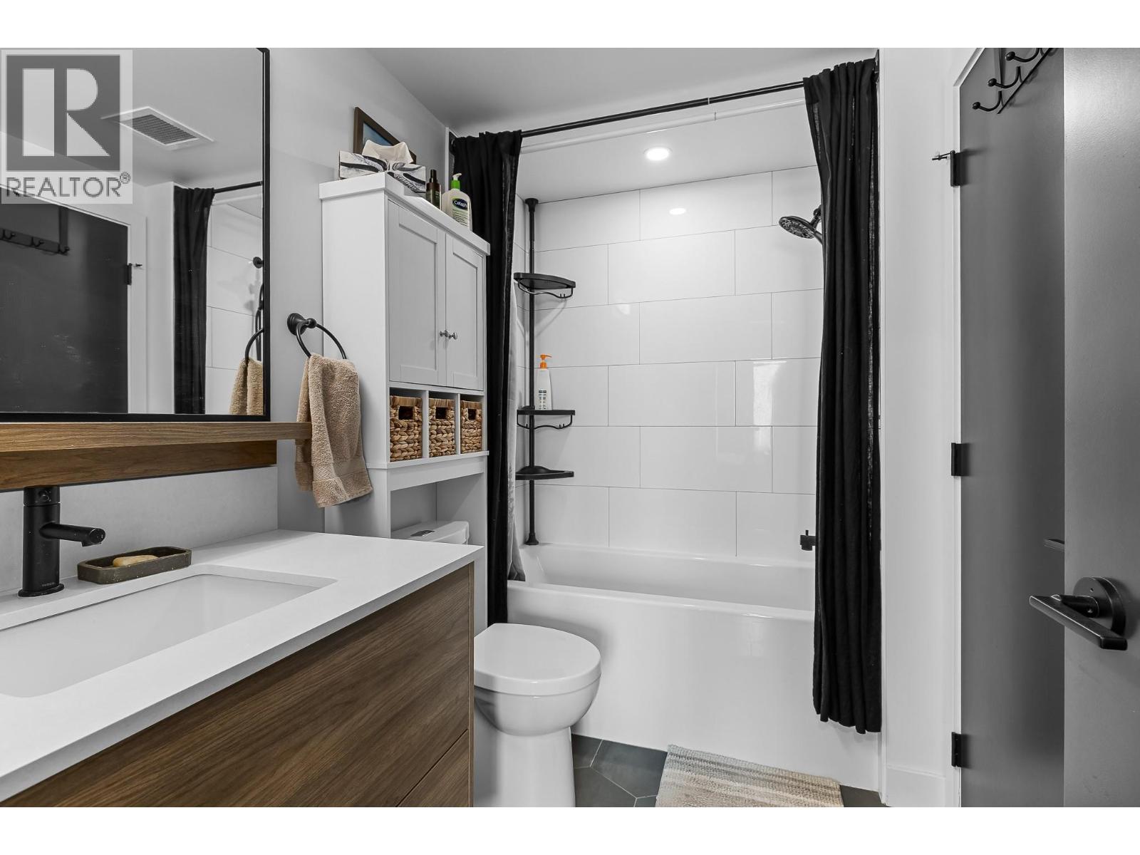 1707 1471 St. Paul Street, Kelowna