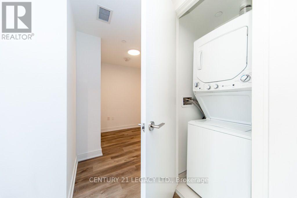 #821 86 DUNDAS STREET E - 24