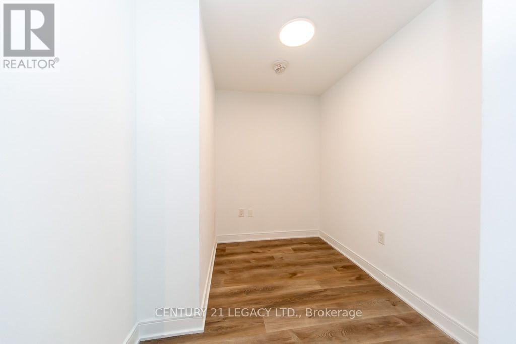 #821 86 DUNDAS STREET E - 25