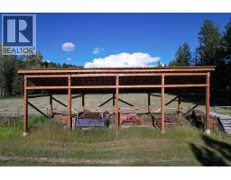 Pantry - 2301 Kersley-dale Landing Road, Quesnel, BC V2J6L7 Photo 10