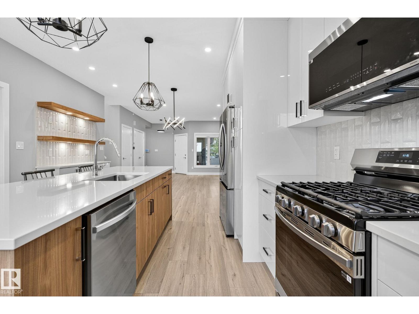 10906 54 AV NW - Image 19