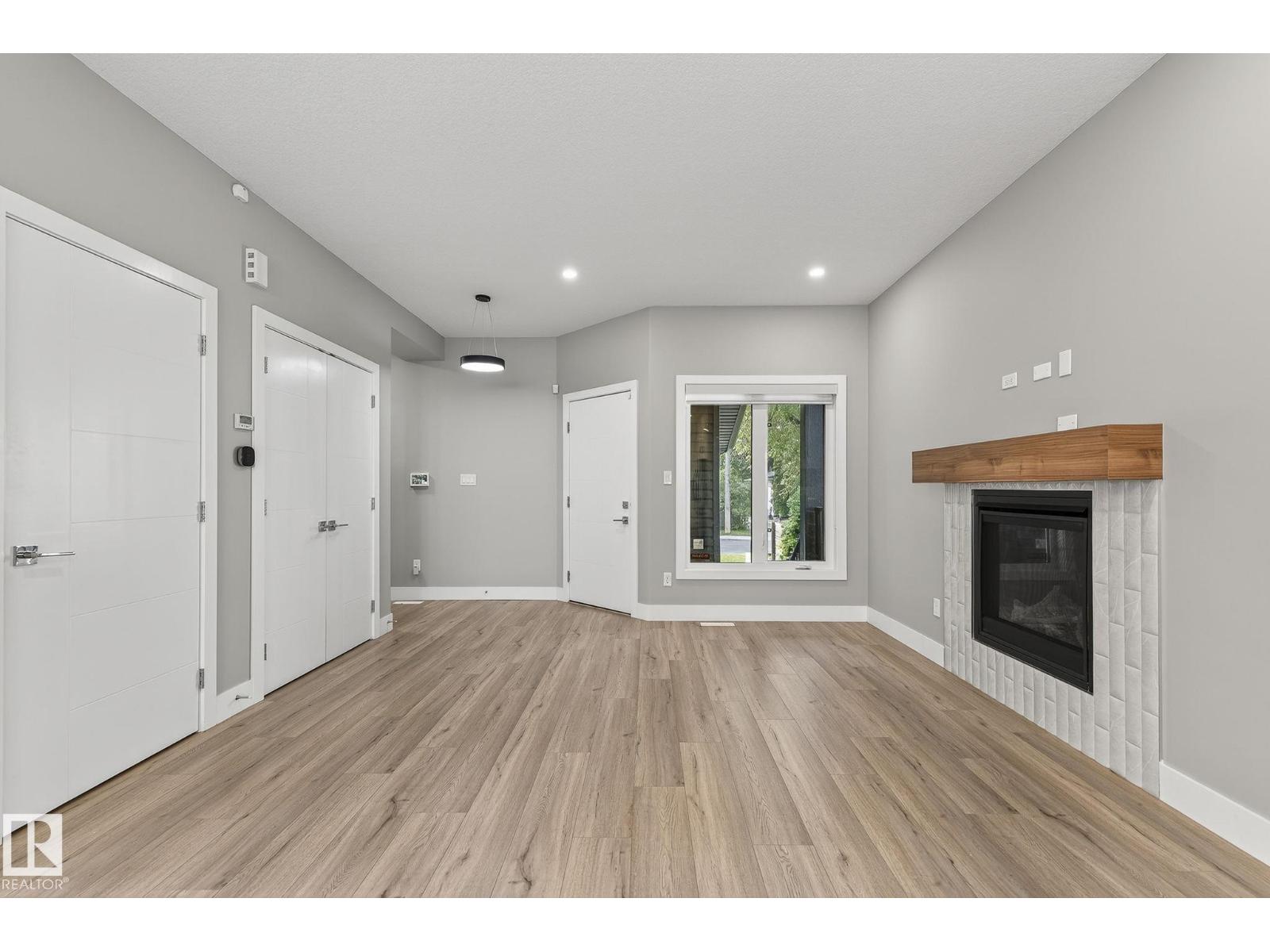 10906 54 AV NW - 2