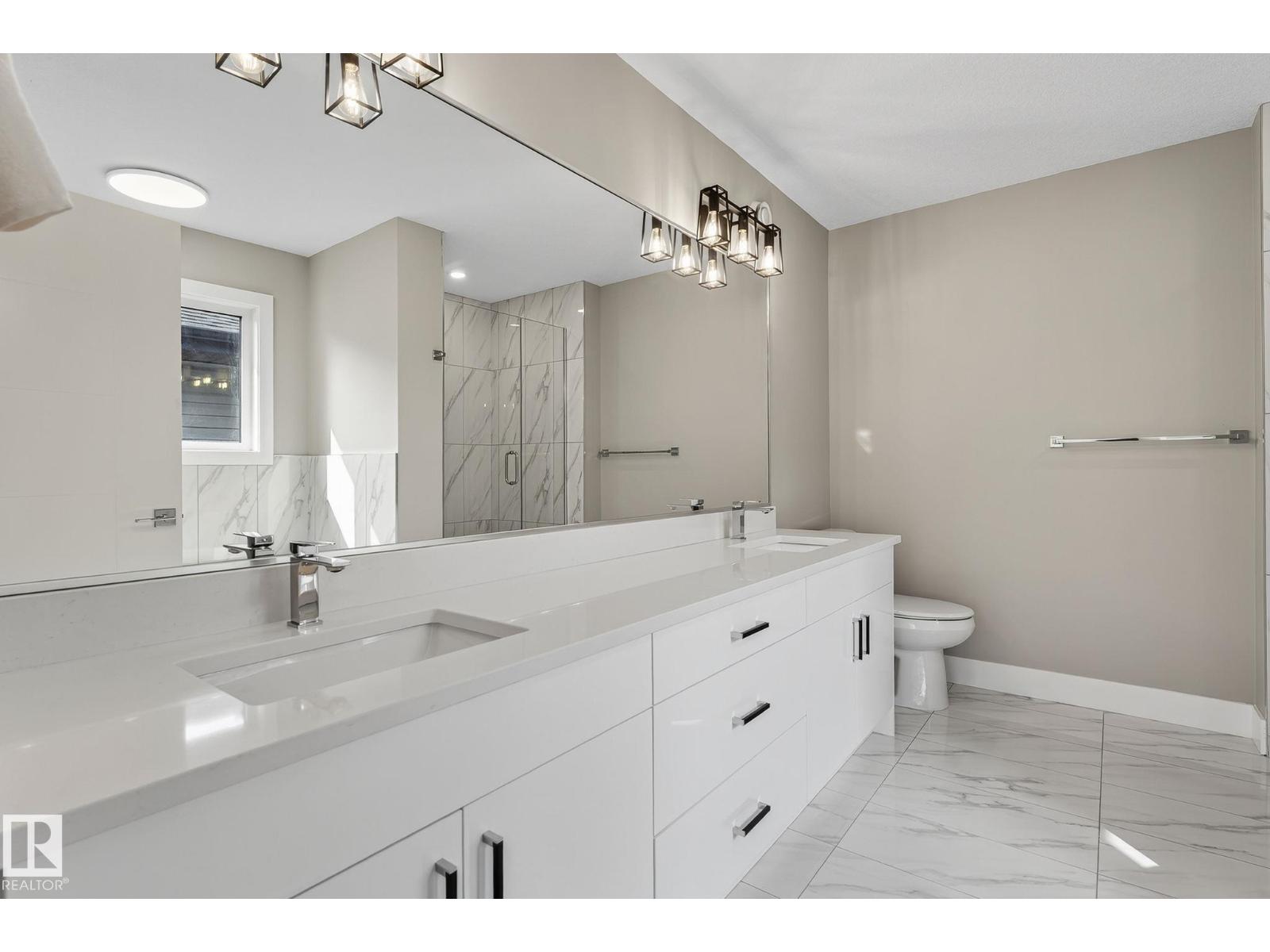 10906 54 AV NW - 38
