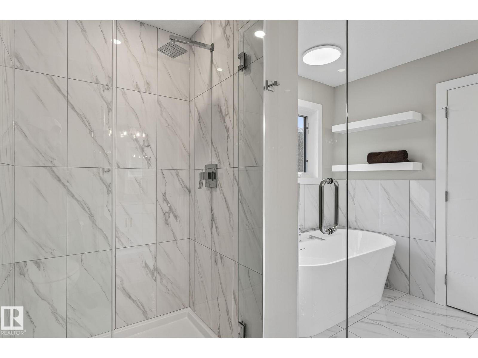 10906 54 AV NW - 41