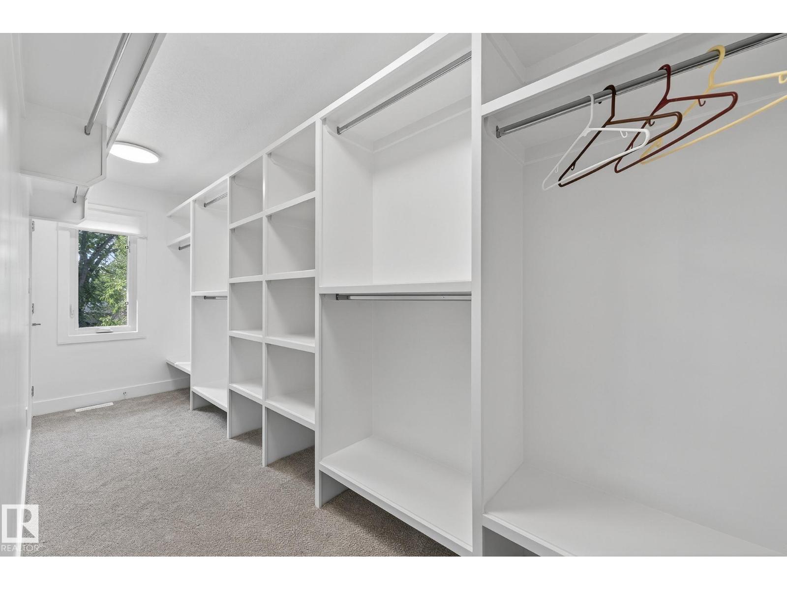 10906 54 AV NW - 43