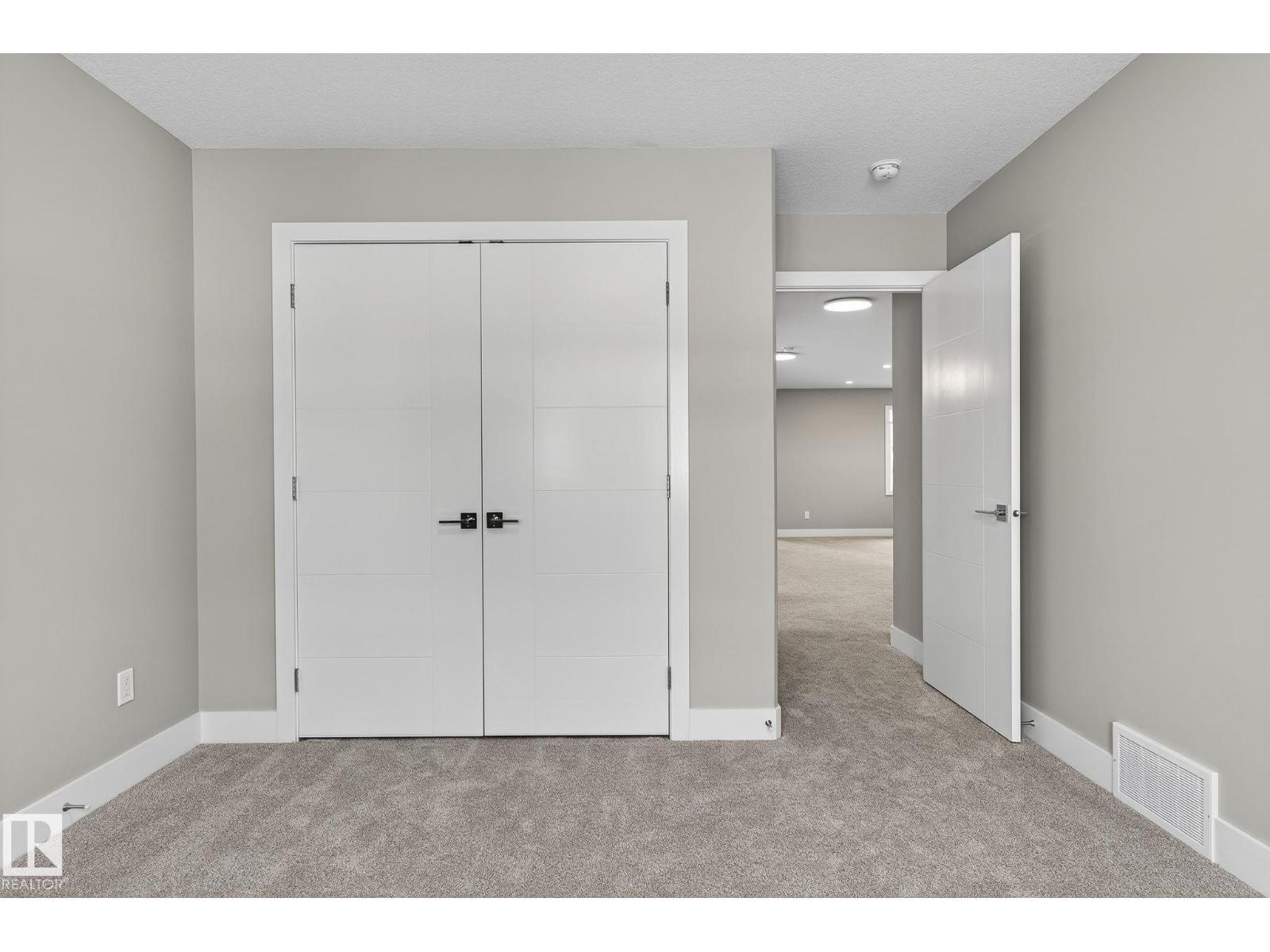 10906 54 AV NW - 49
