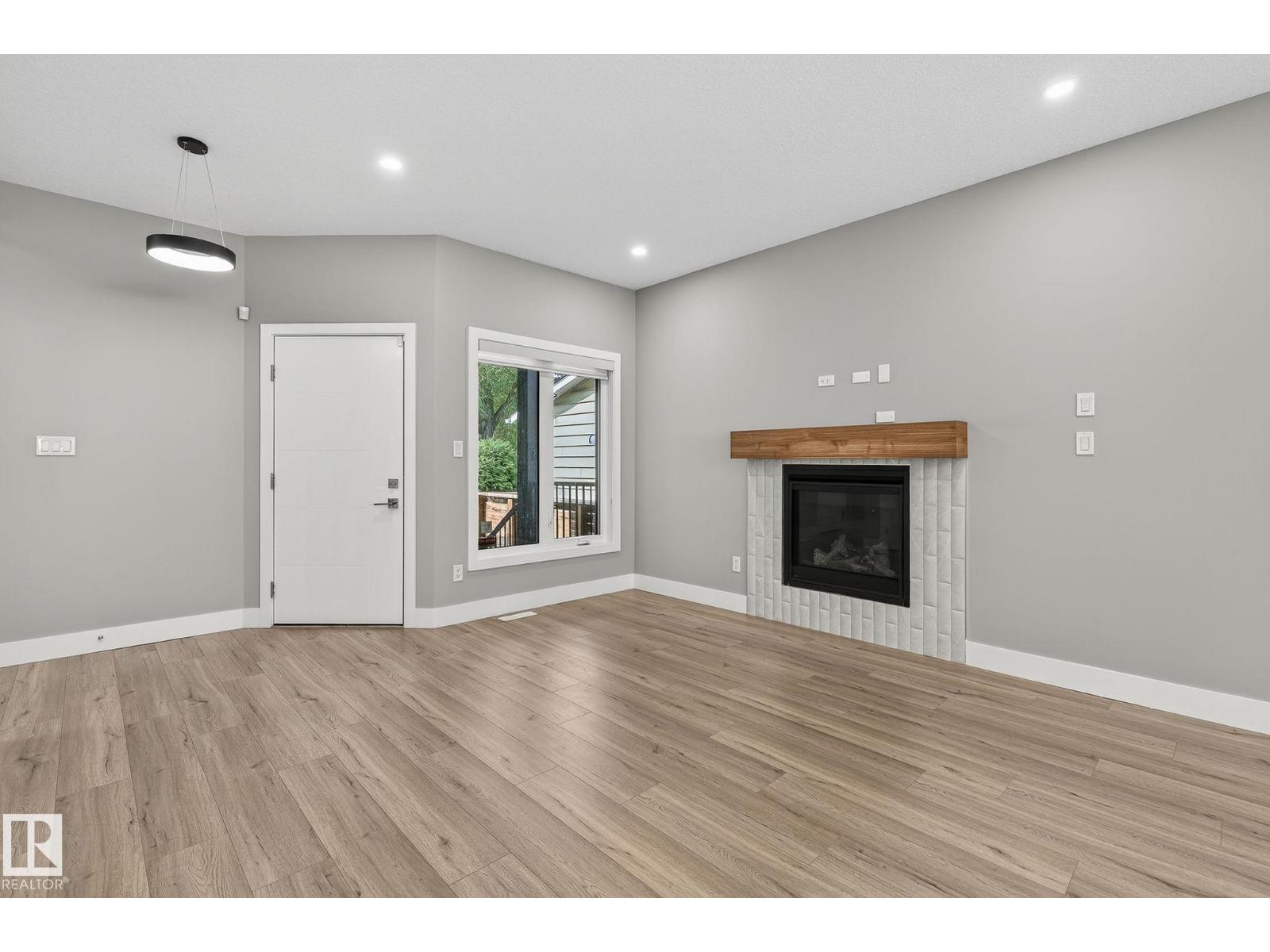 10906 54 AV NW - 5