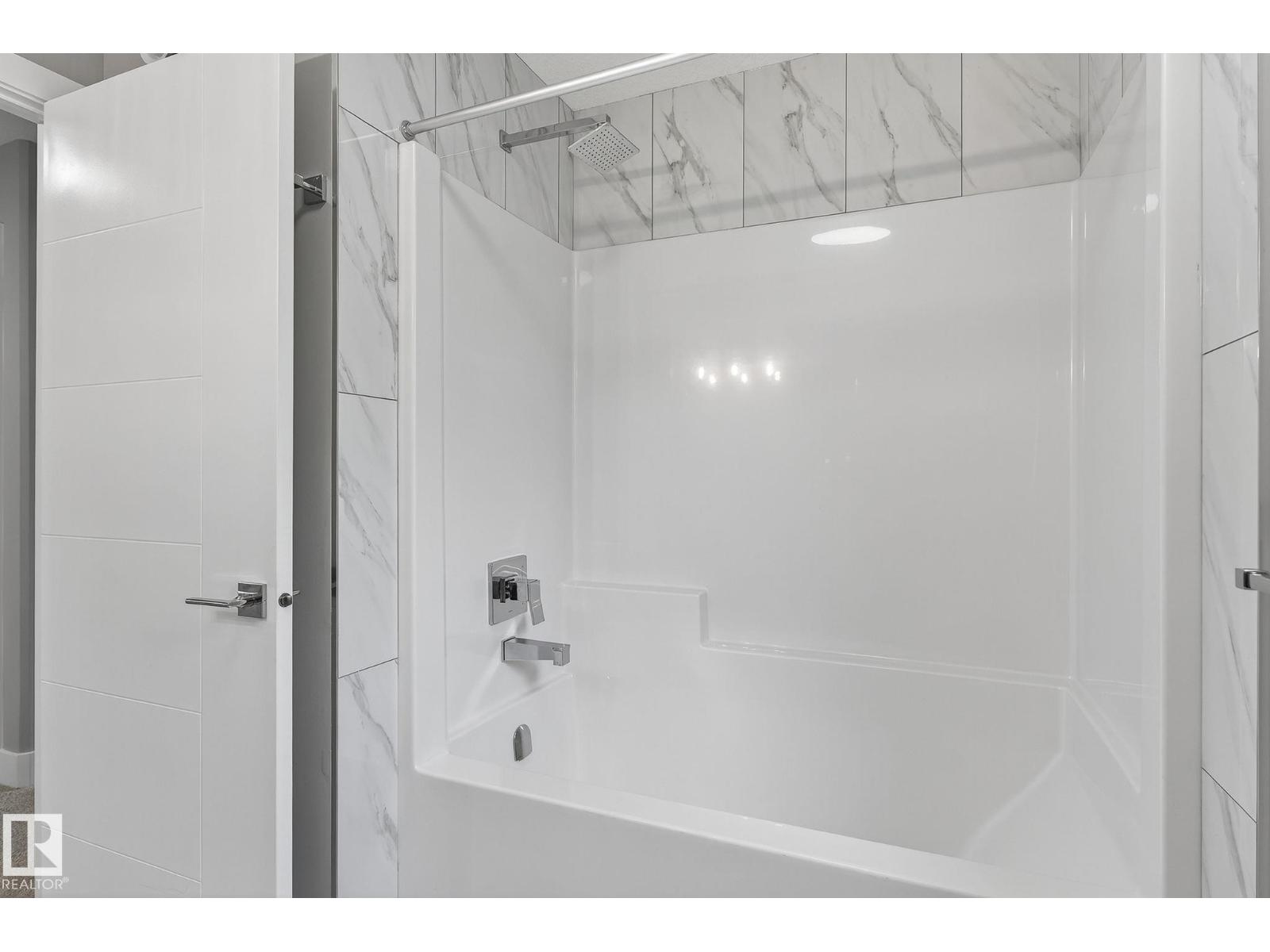 10906 54 AV NW - 52