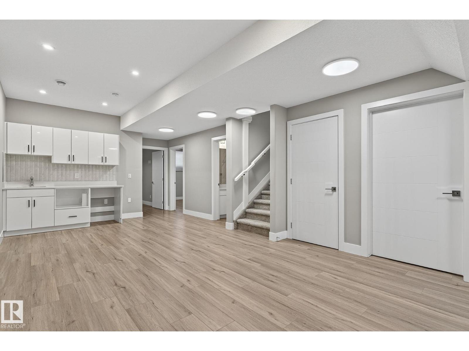10906 54 AV NW - Image 55