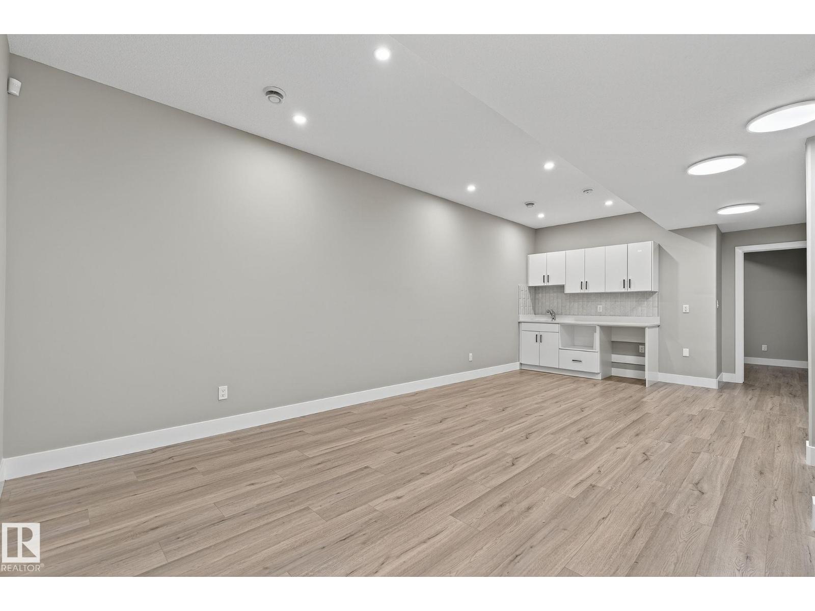 10906 54 AV NW - 56