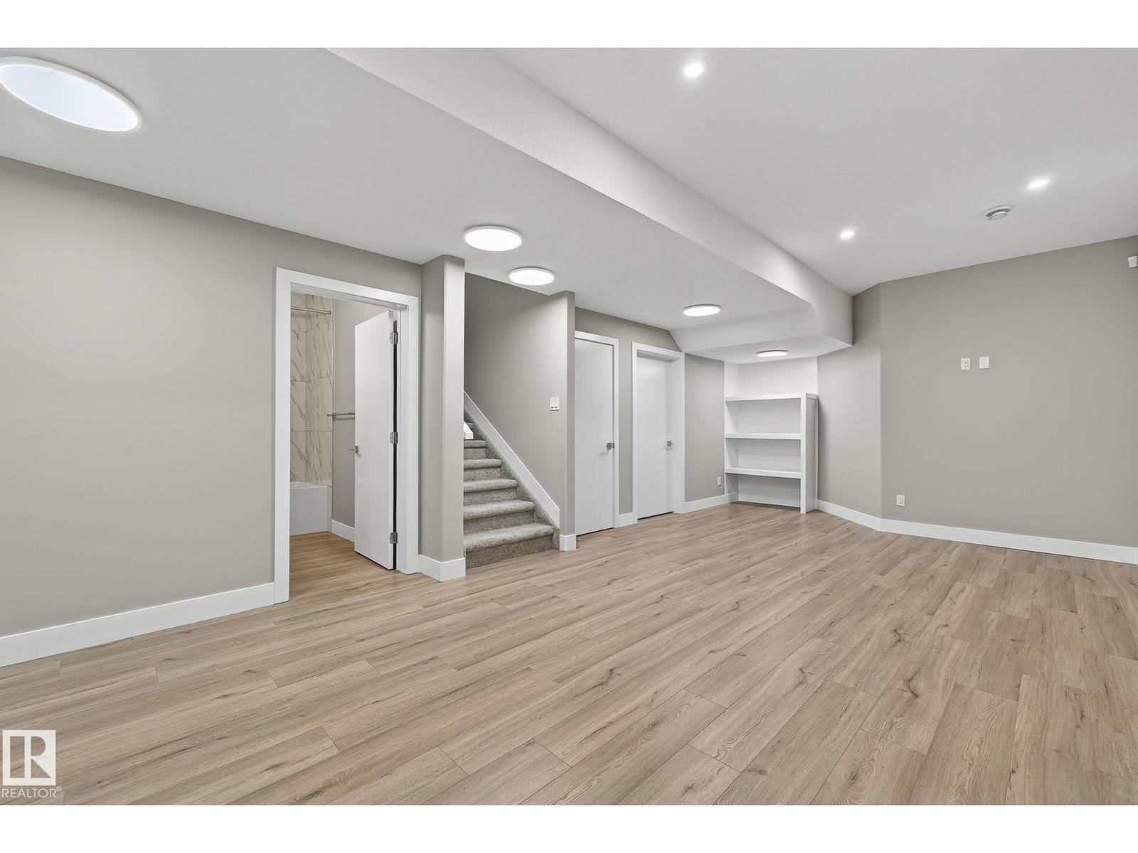 10906 54 AV NW - Image 58
