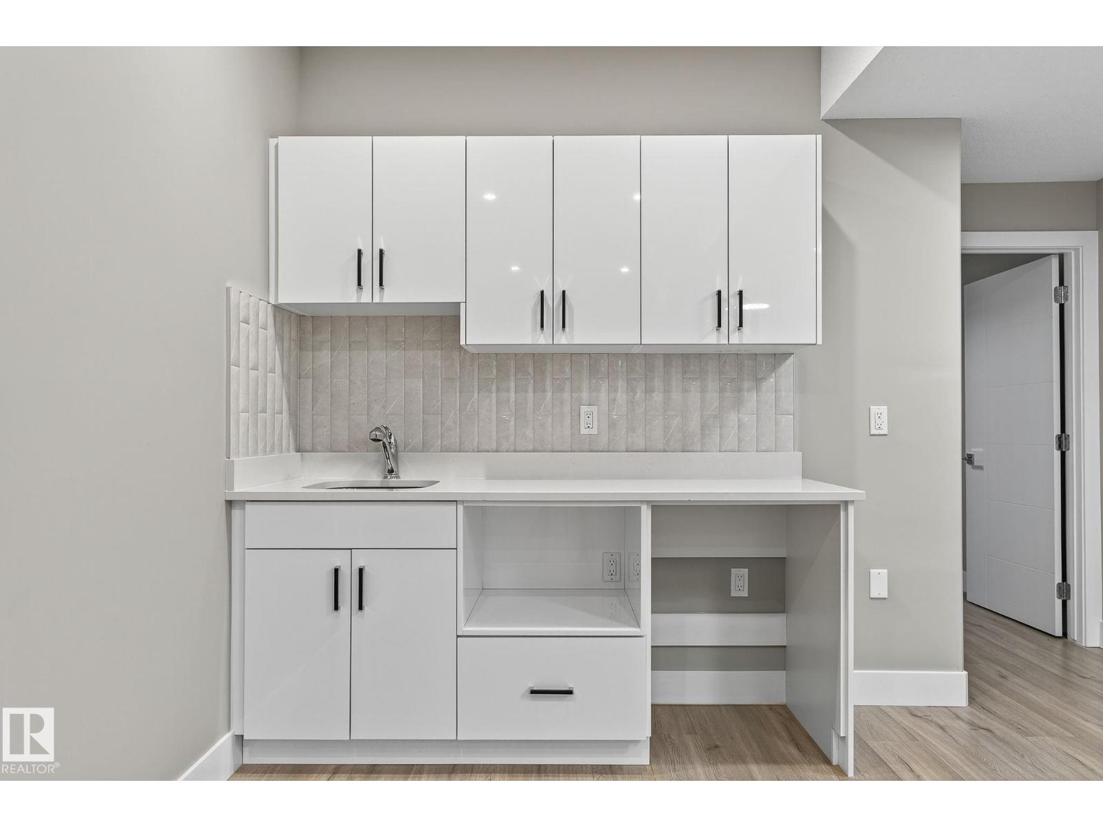 10906 54 AV NW - Image 61