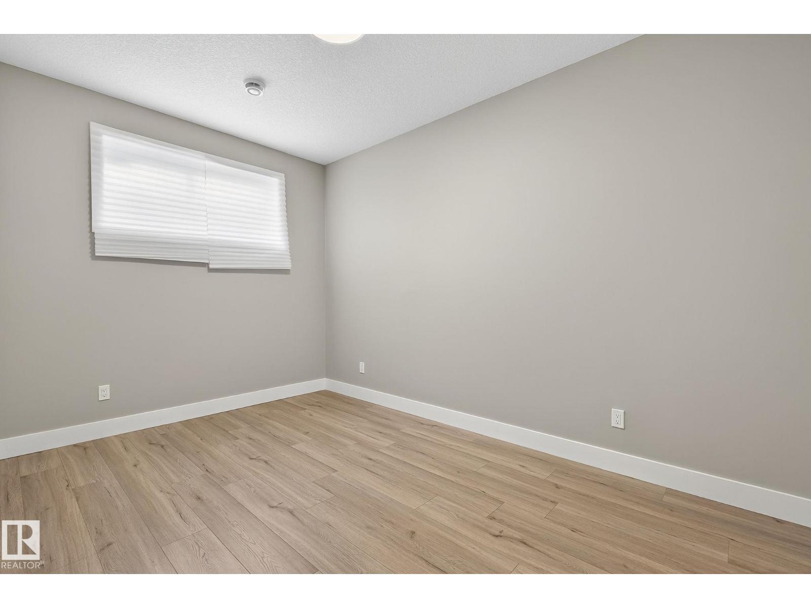 10906 54 AV NW - Image 62