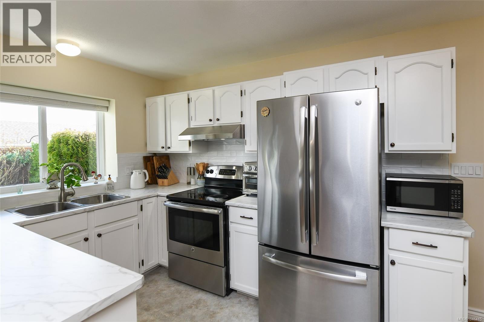 #A 810 Park Pl - Image 6