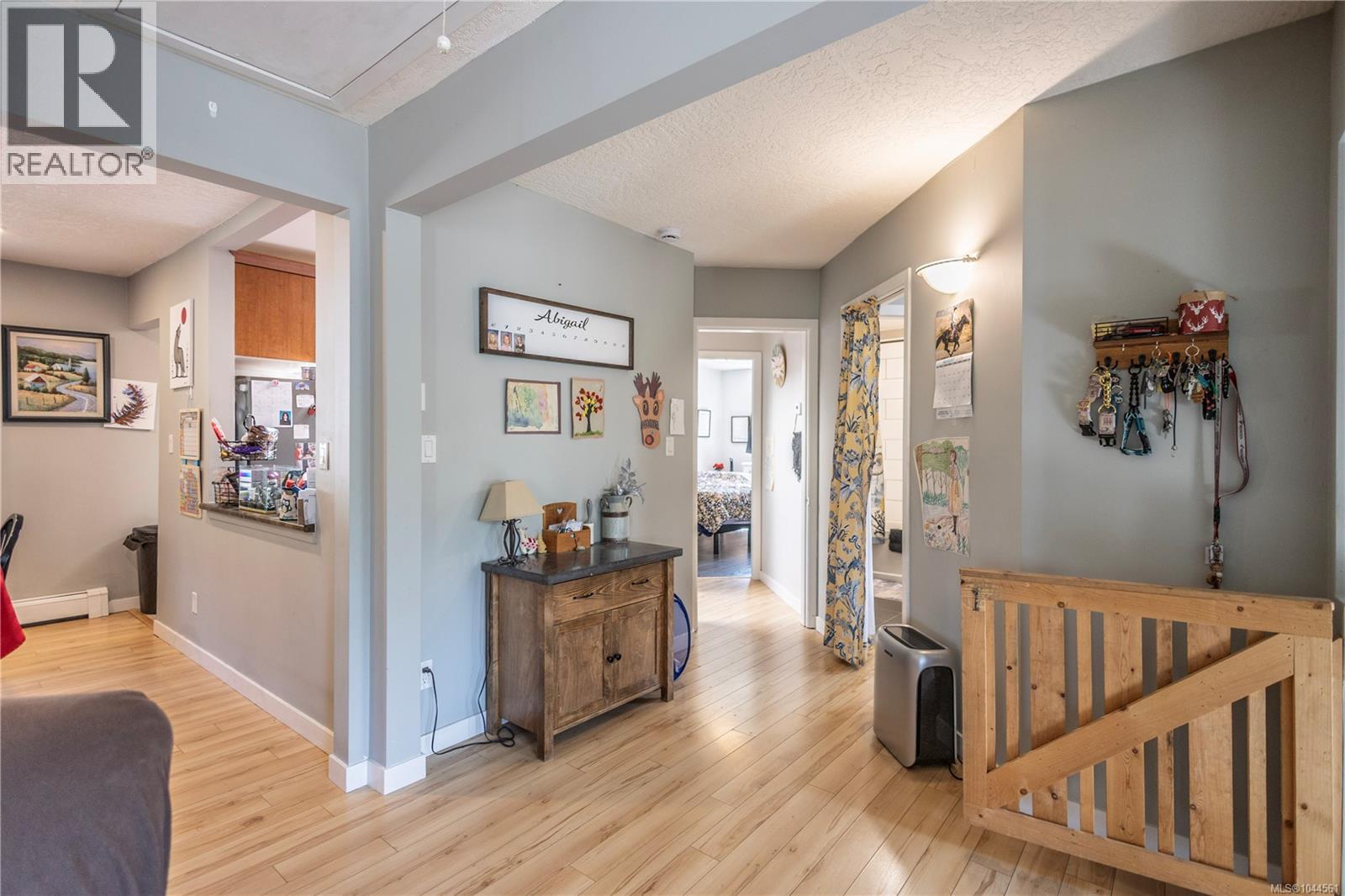 877 Hutchinson Rd - 2