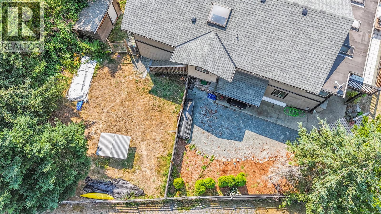877 Hutchinson Rd - Image 51