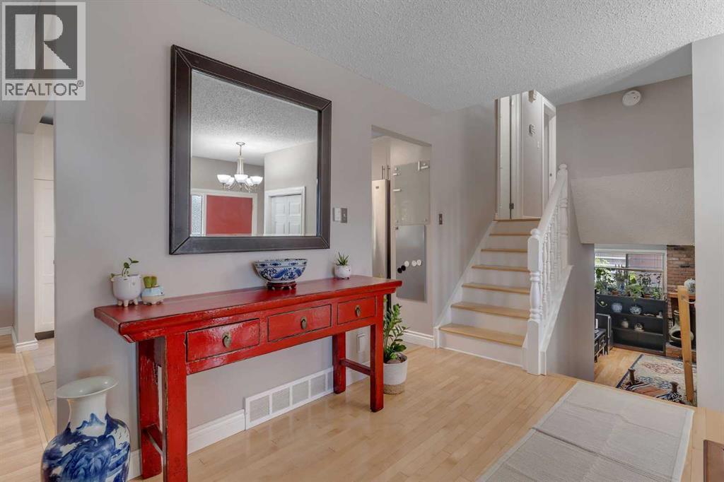 35 Rundlemere Place NE - 15