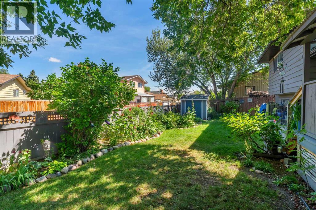 35 Rundlemere Place NE - 34