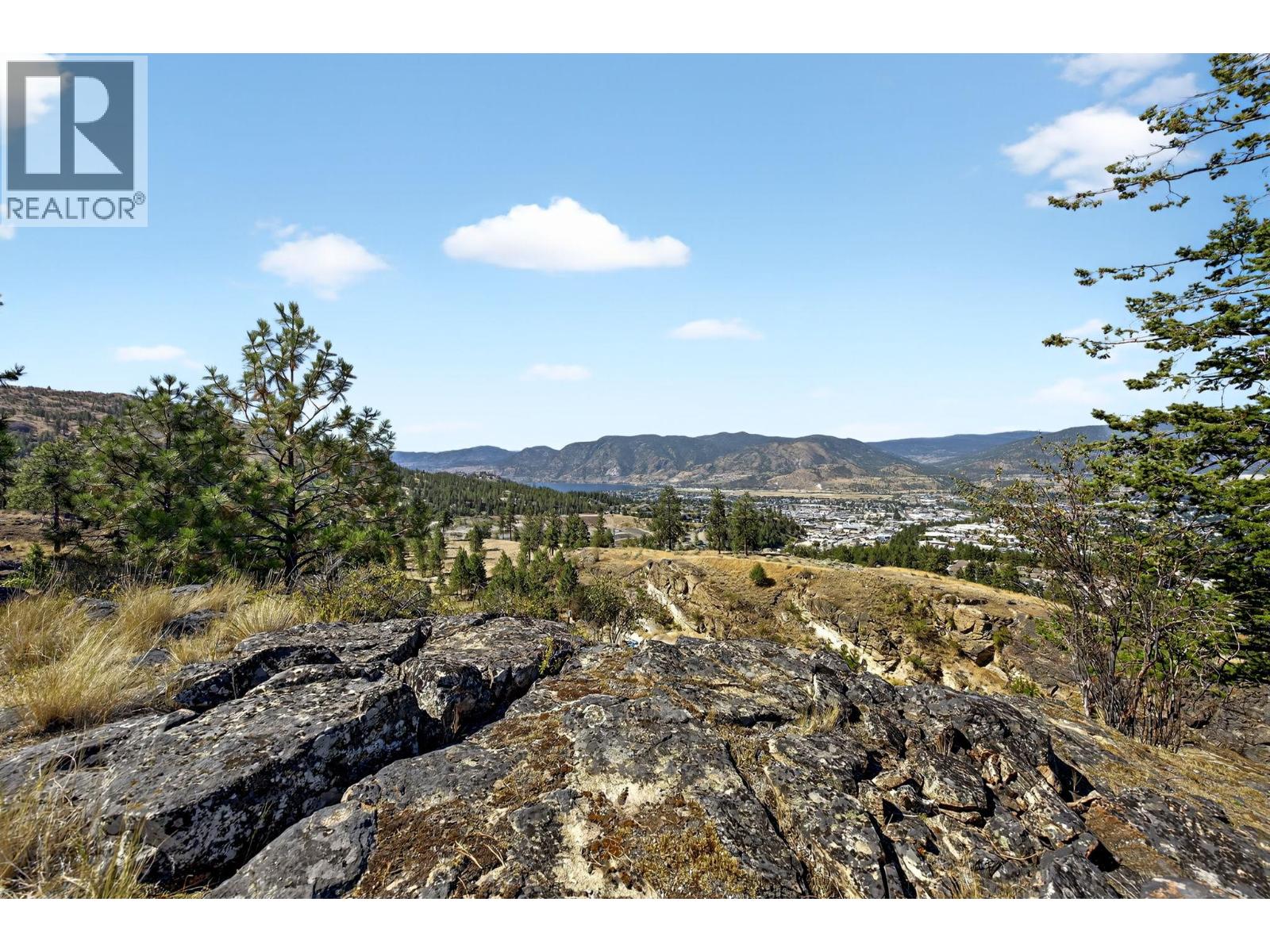 138 SALIKEN Drive - 24