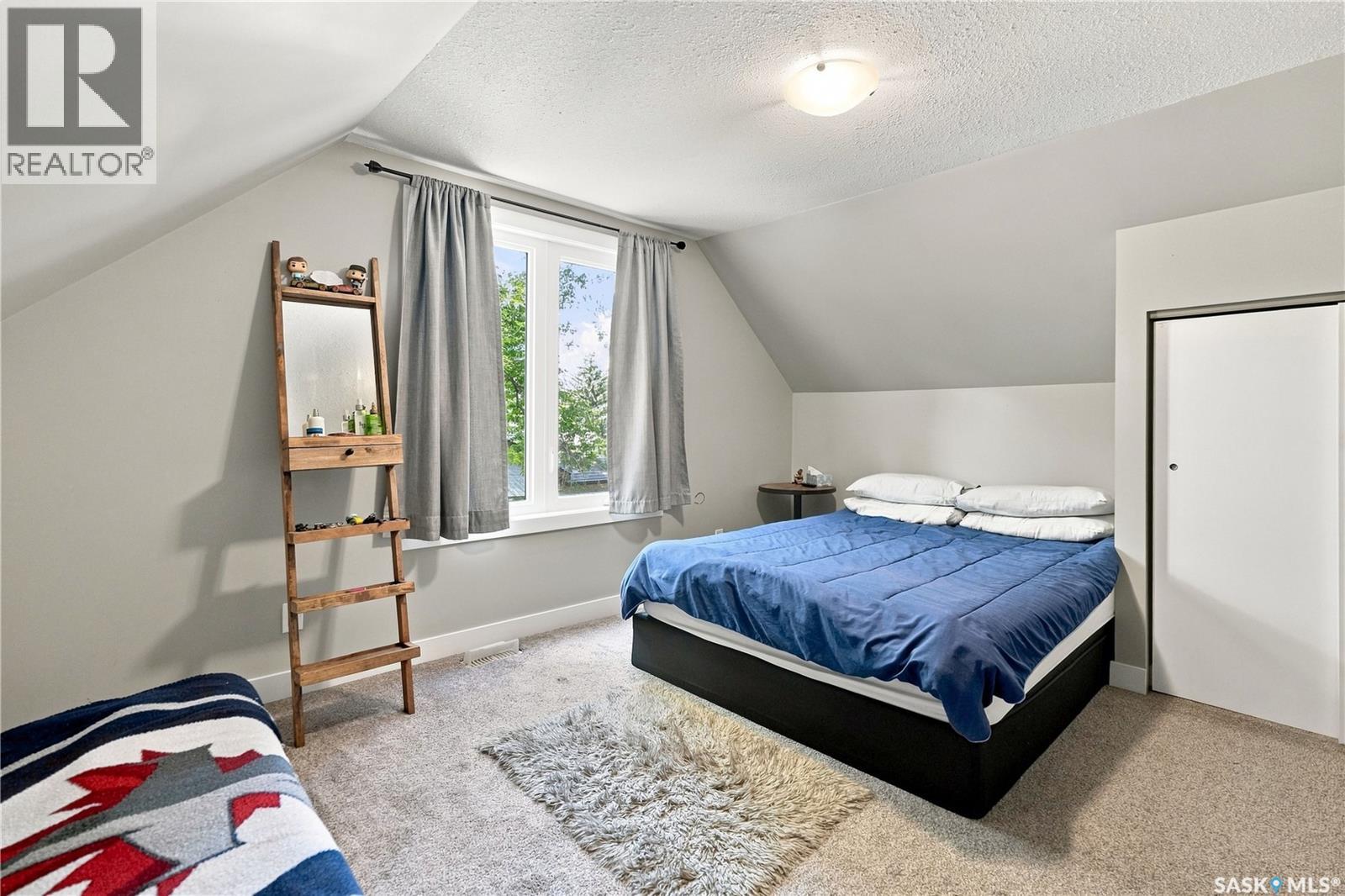 145 Lillooet STREET E - 21