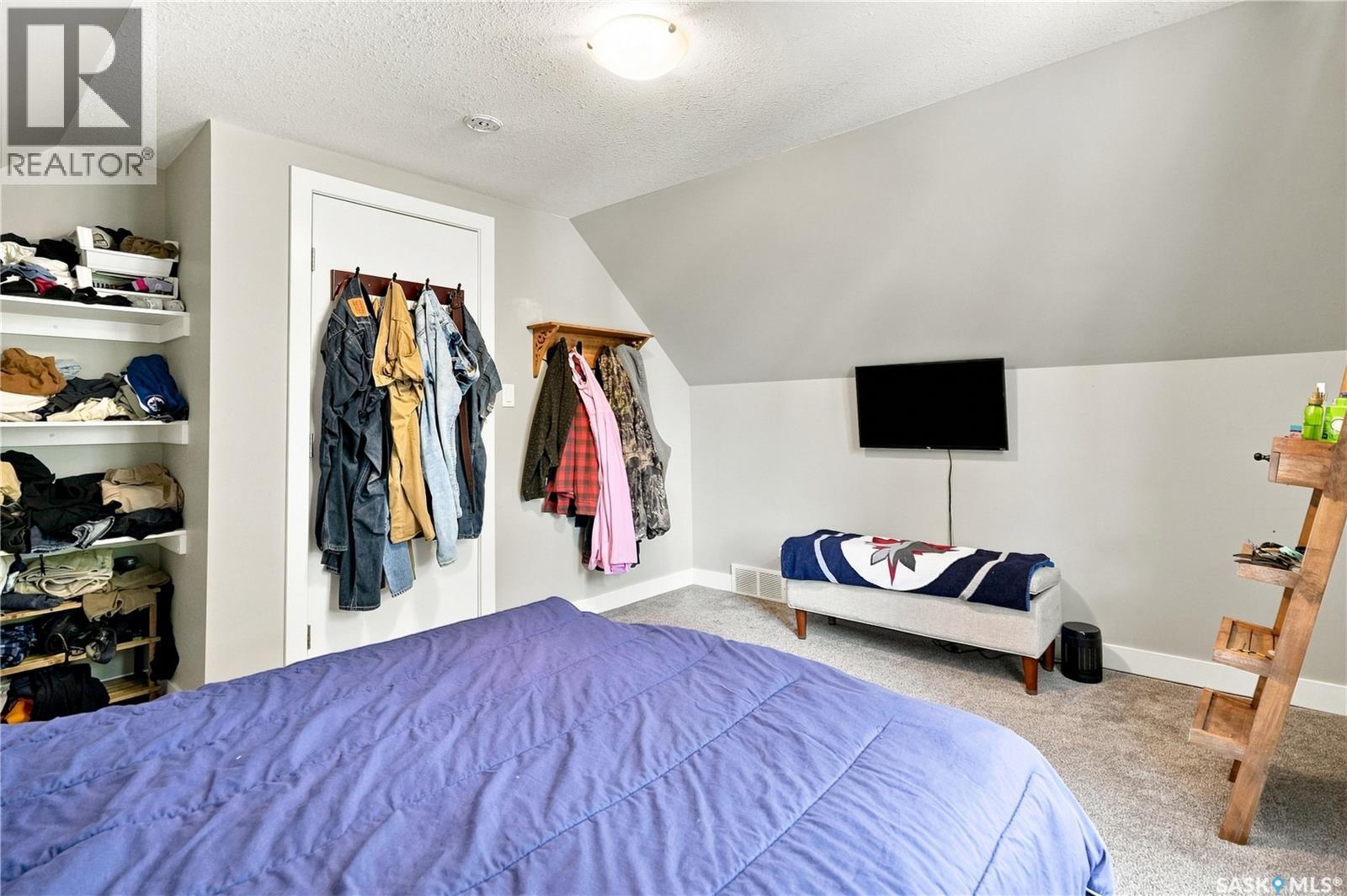 145 Lillooet STREET E - 22