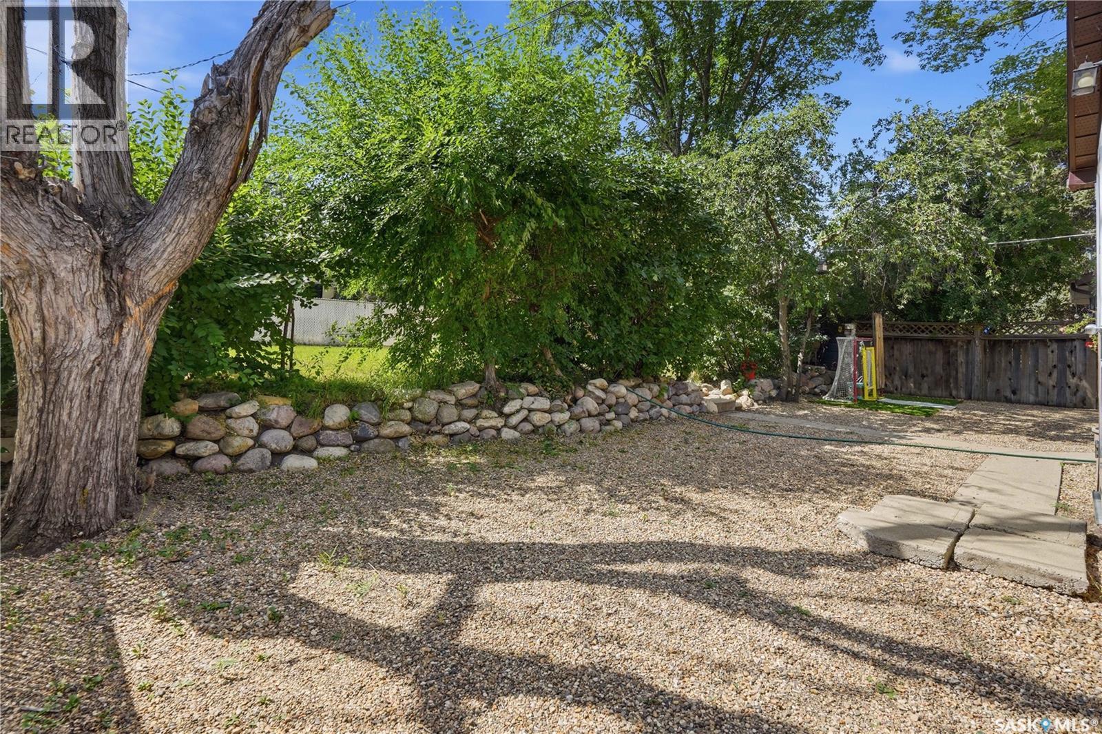 145 Lillooet STREET E - 31