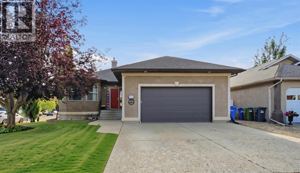 125 Ainsworth Crescent - 1