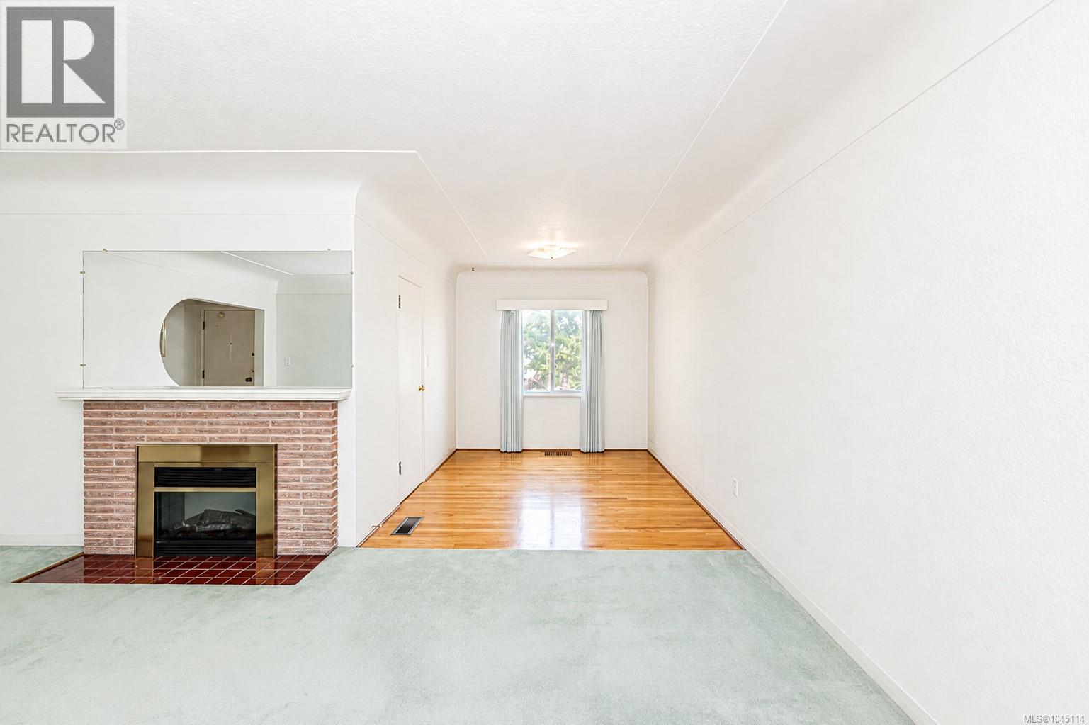 1040 Craigflower Rd - 5