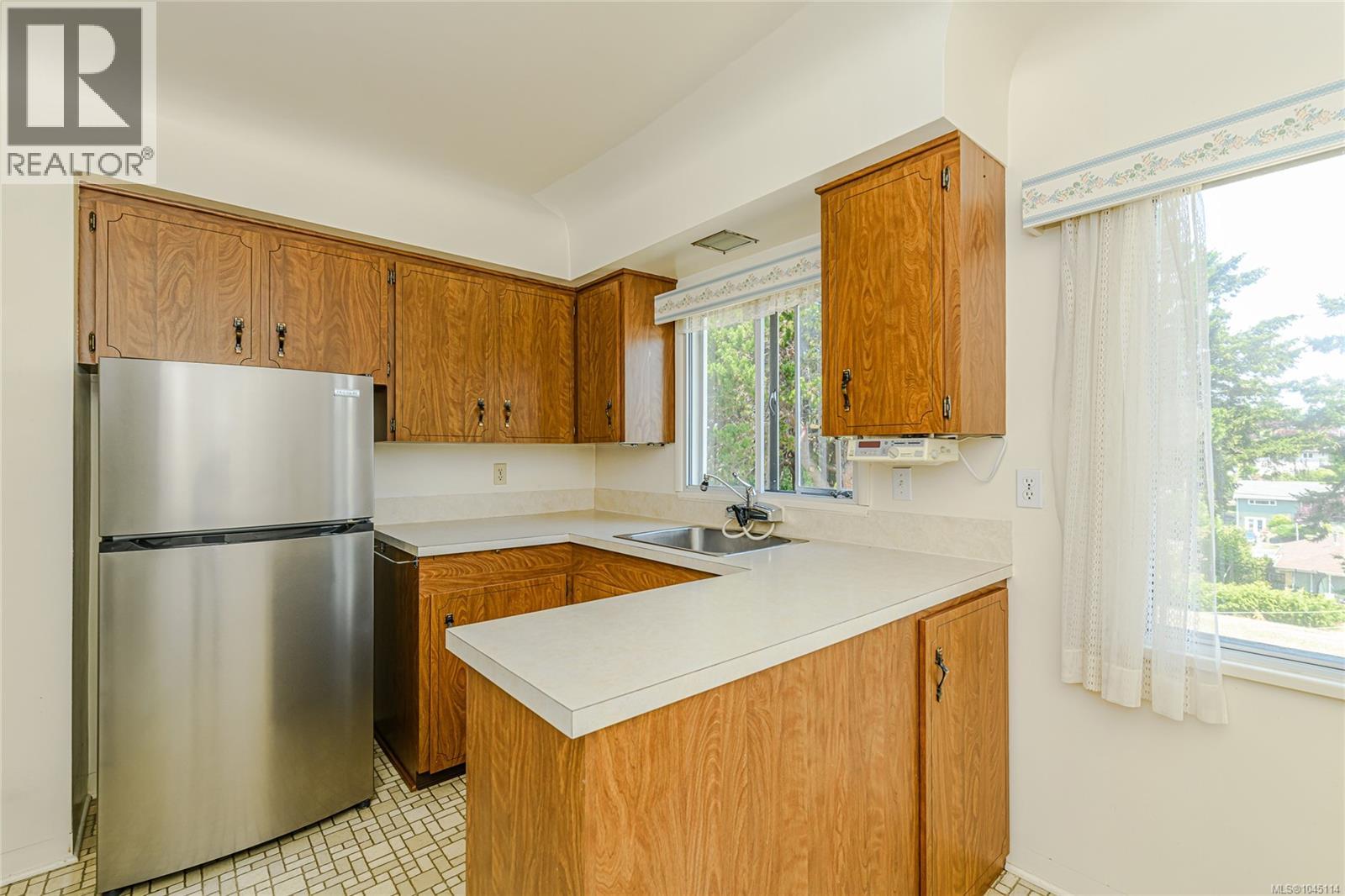 1040 Craigflower Rd - Image 9