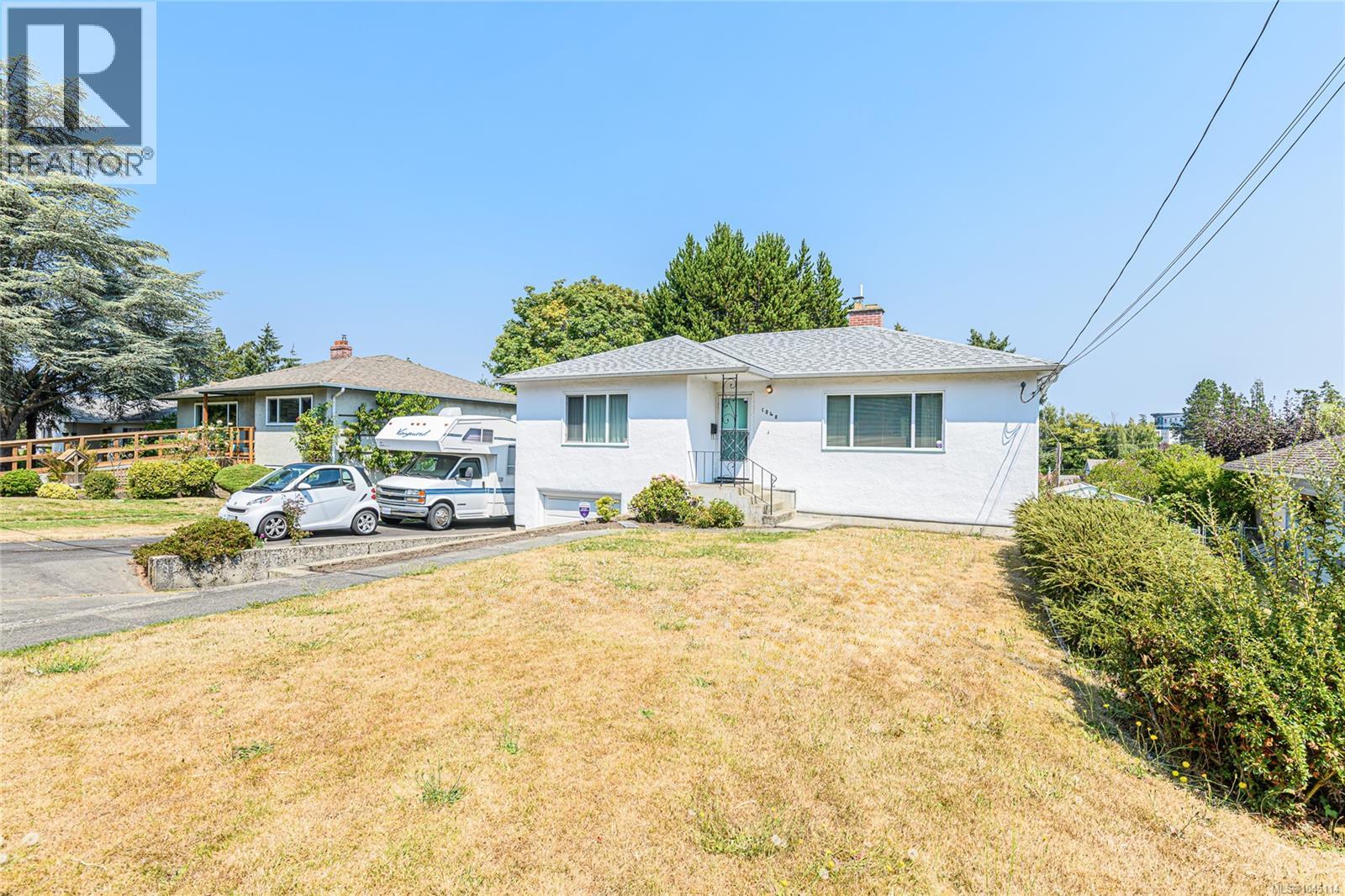 1040 Craigflower Rd - 2
