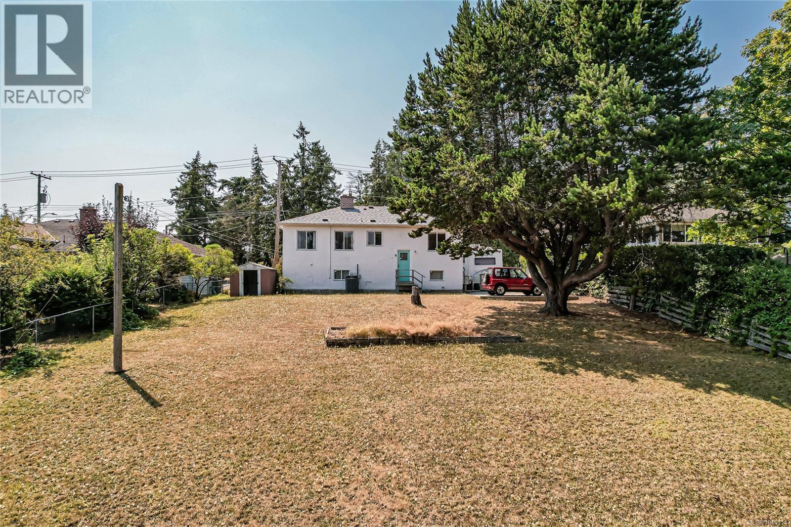 1040 Craigflower Rd - Image 29