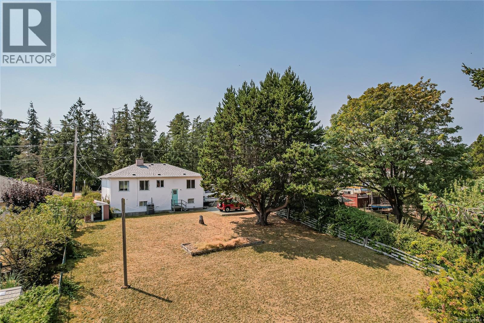 1040 Craigflower Rd - 38