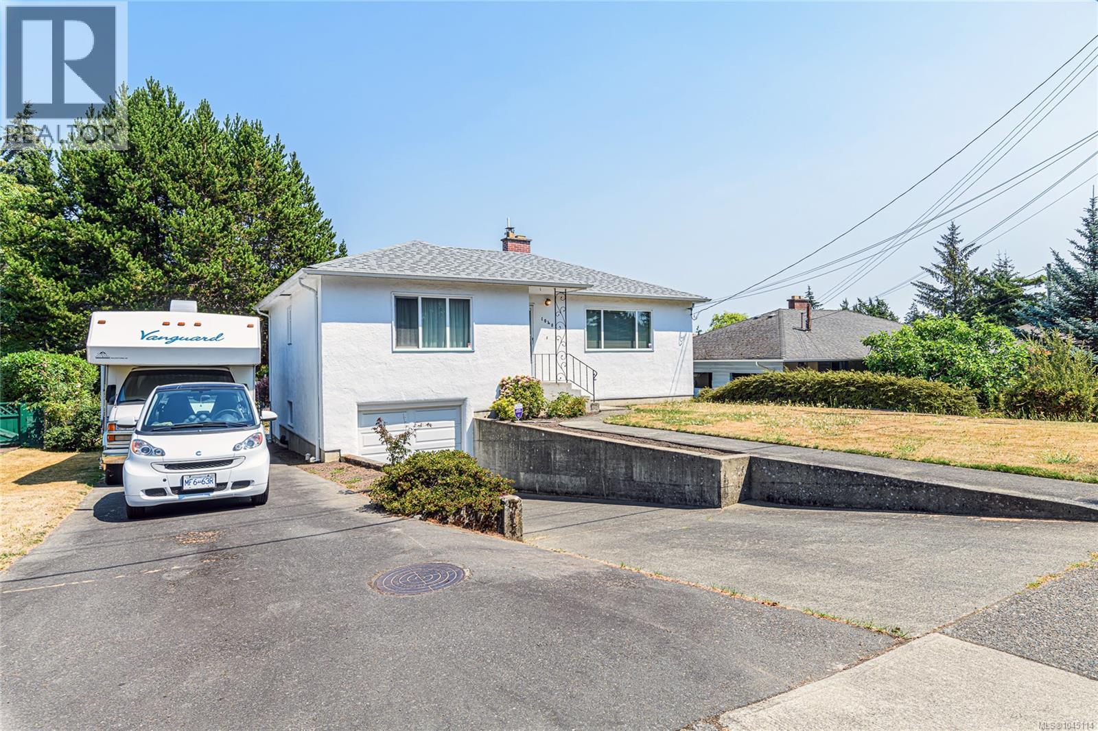 1040 Craigflower Rd - Image 27