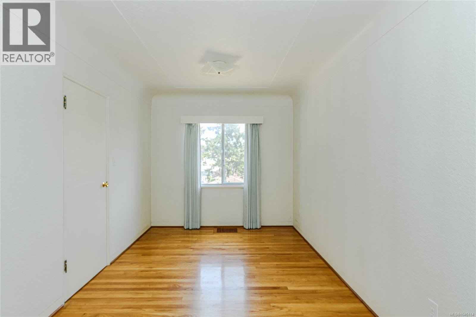 1040 Craigflower Rd - 6