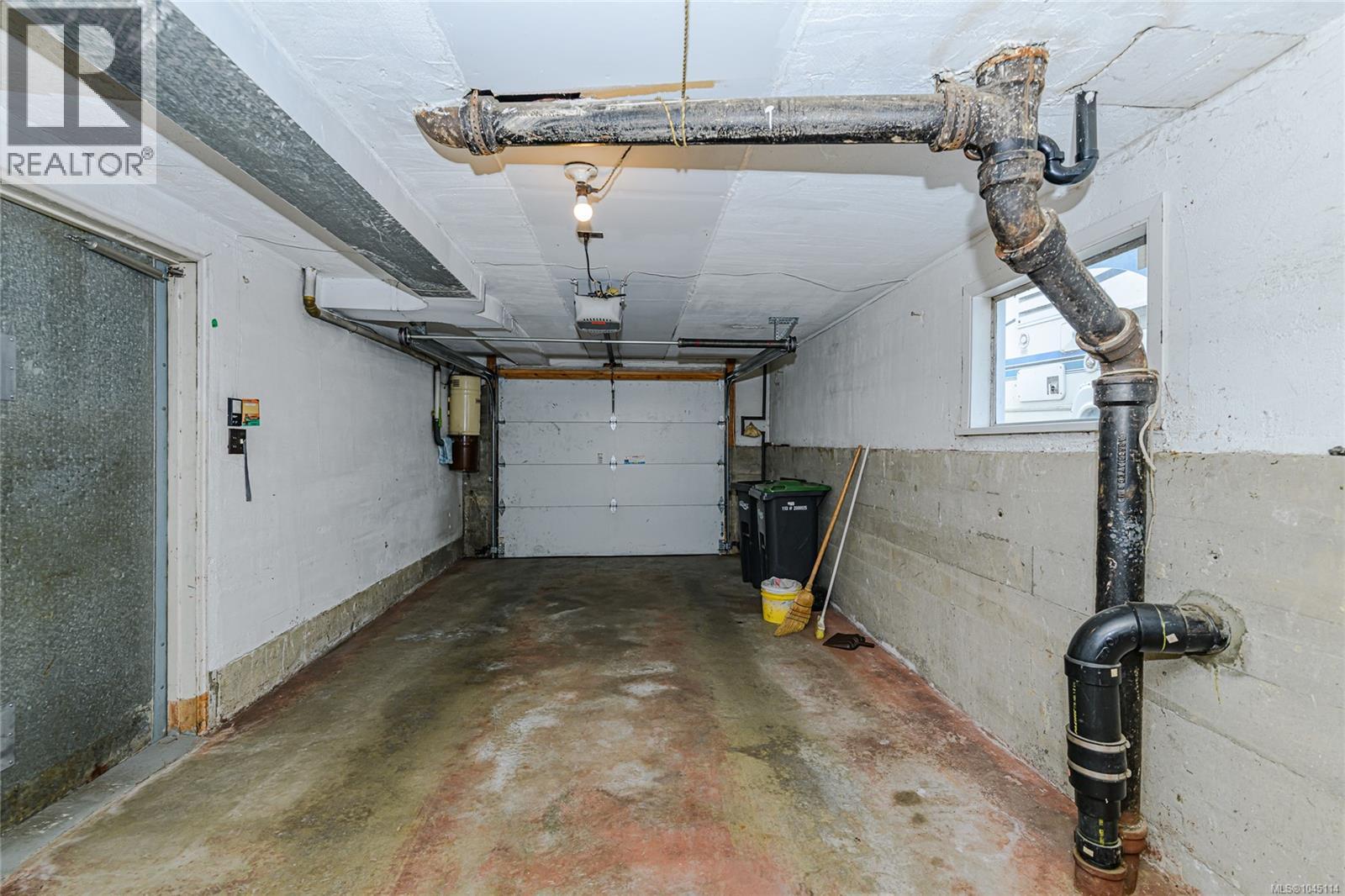 1040 Craigflower Rd - Image 26