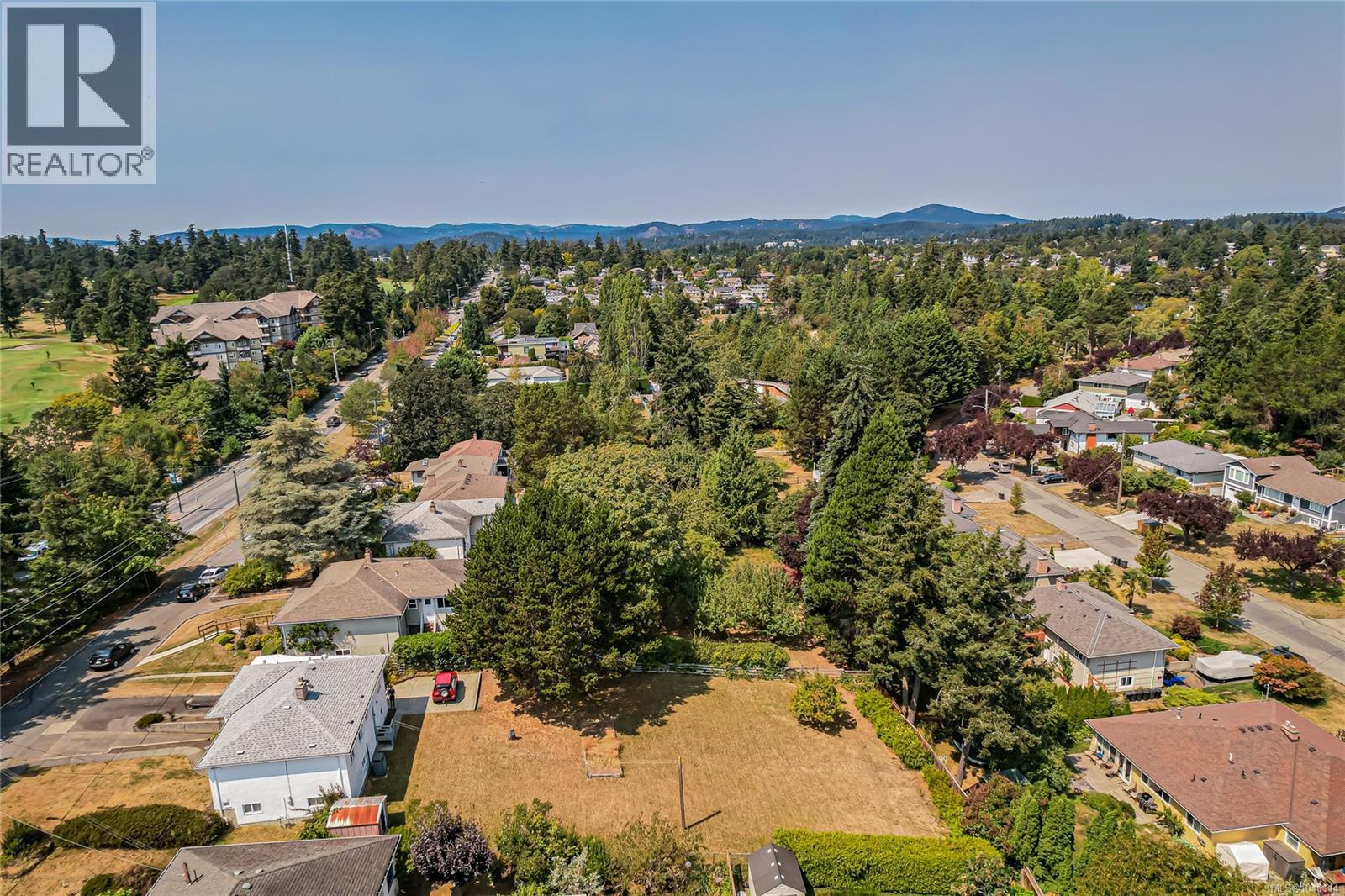 1040 Craigflower Rd - Image 37