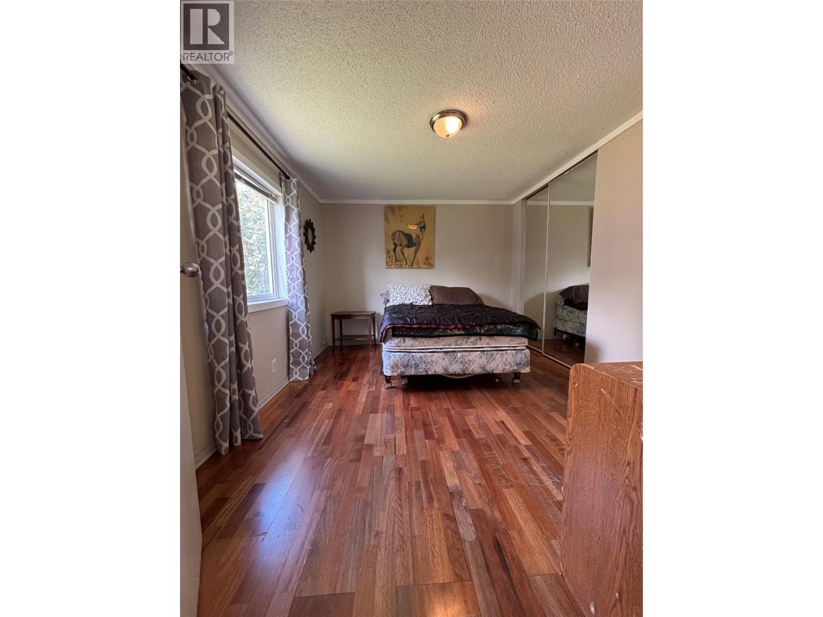 #27 2005 Boucherie Road - Image 23
