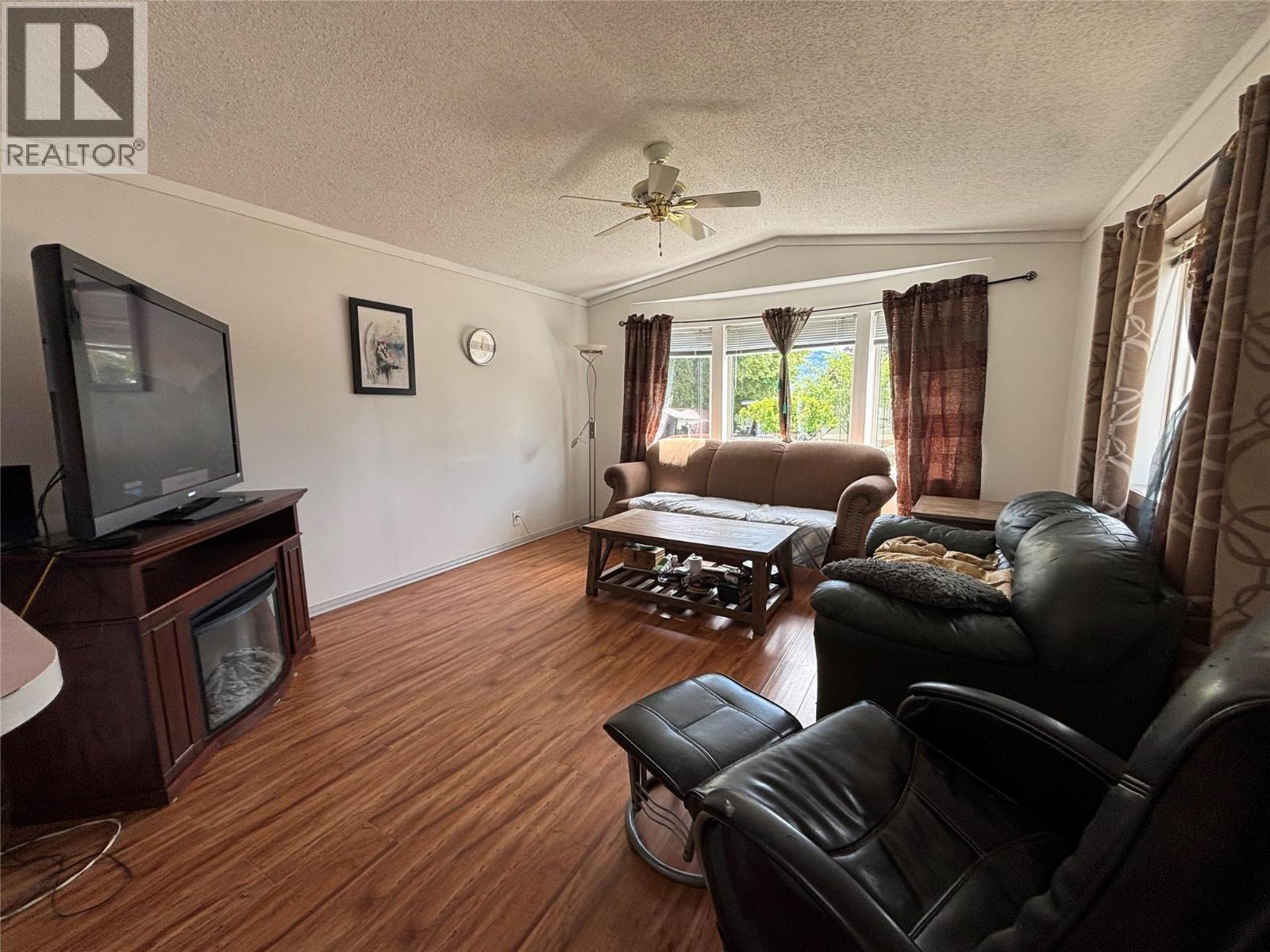 #27 2005 Boucherie Road - 7