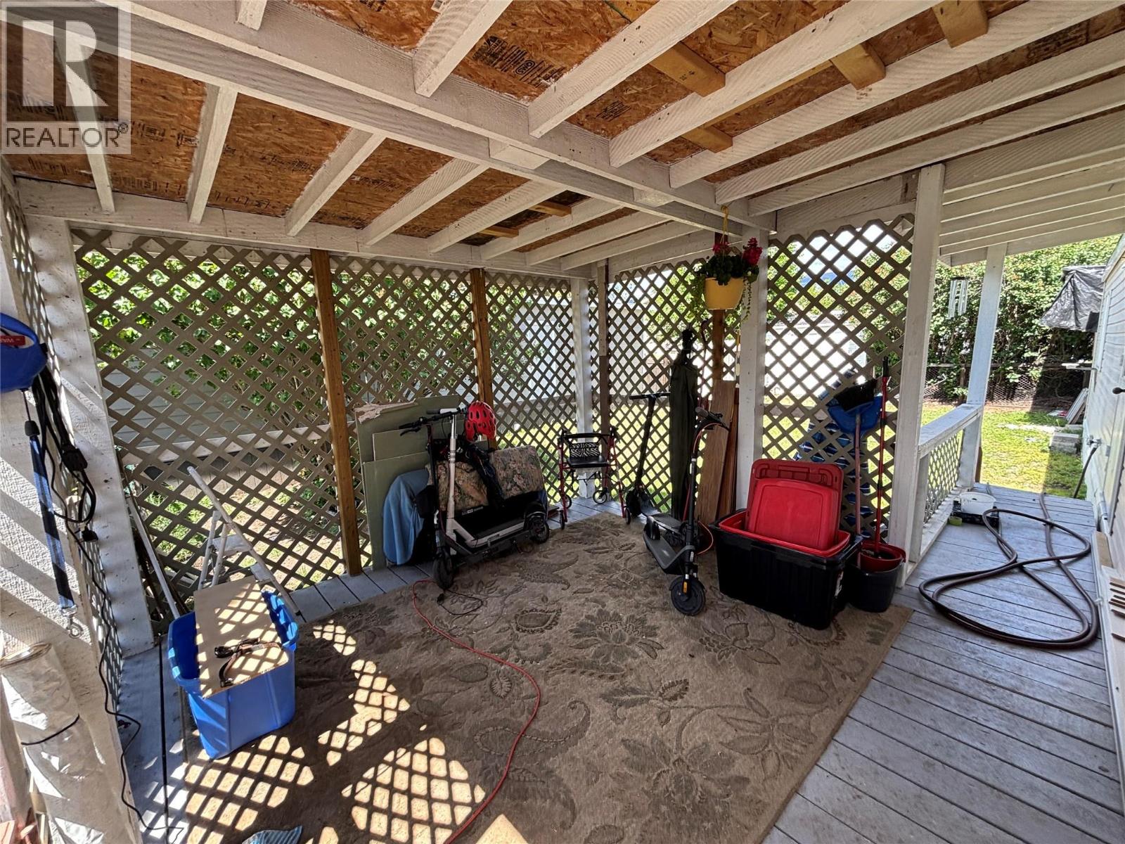 #27 2005 Boucherie Road - 30