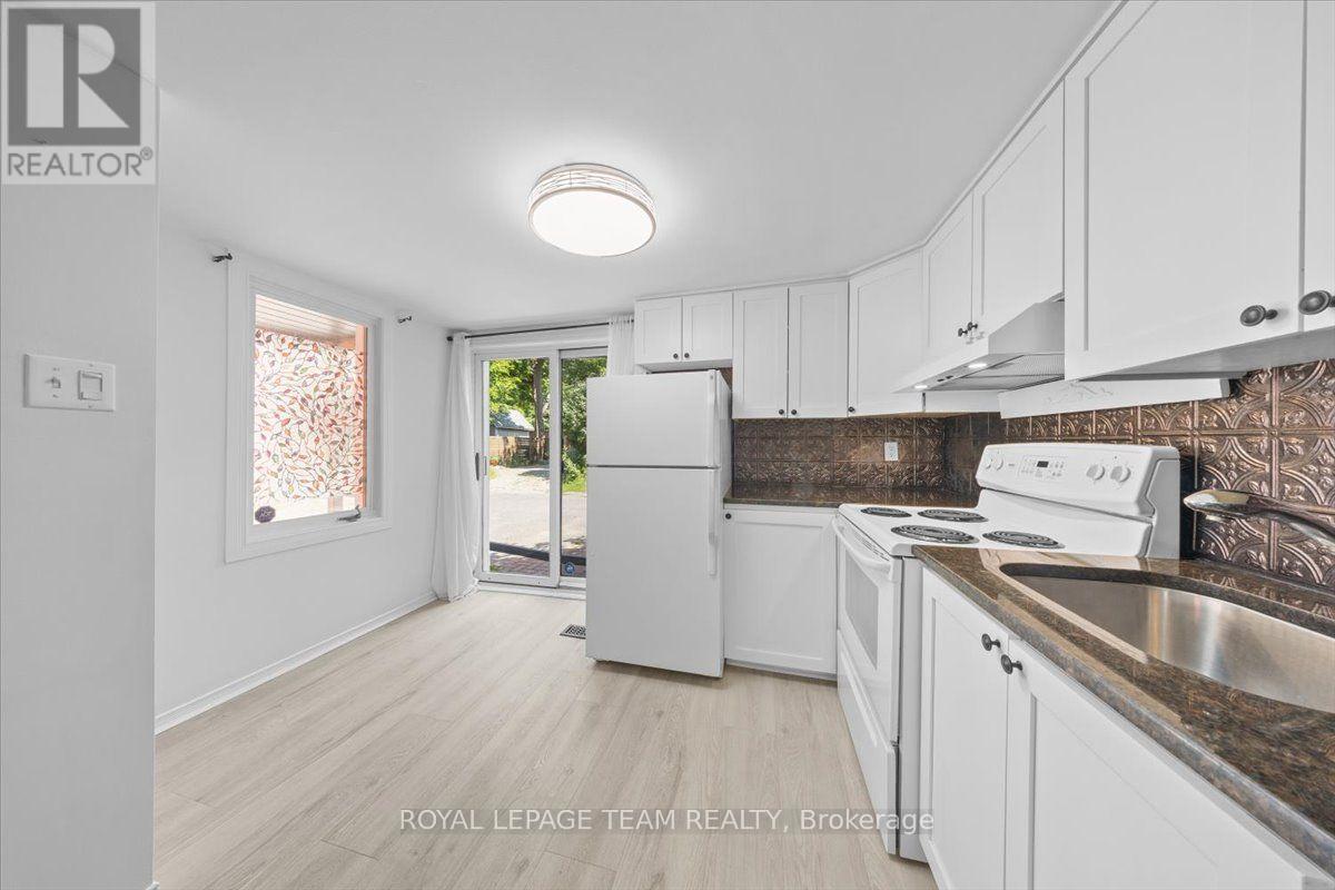 2 Bed, 2 Bath House for Sale in Ottawa – 135 UPPER LORNE PLACE, Ottawa – MLS# X13652948 - Image 20